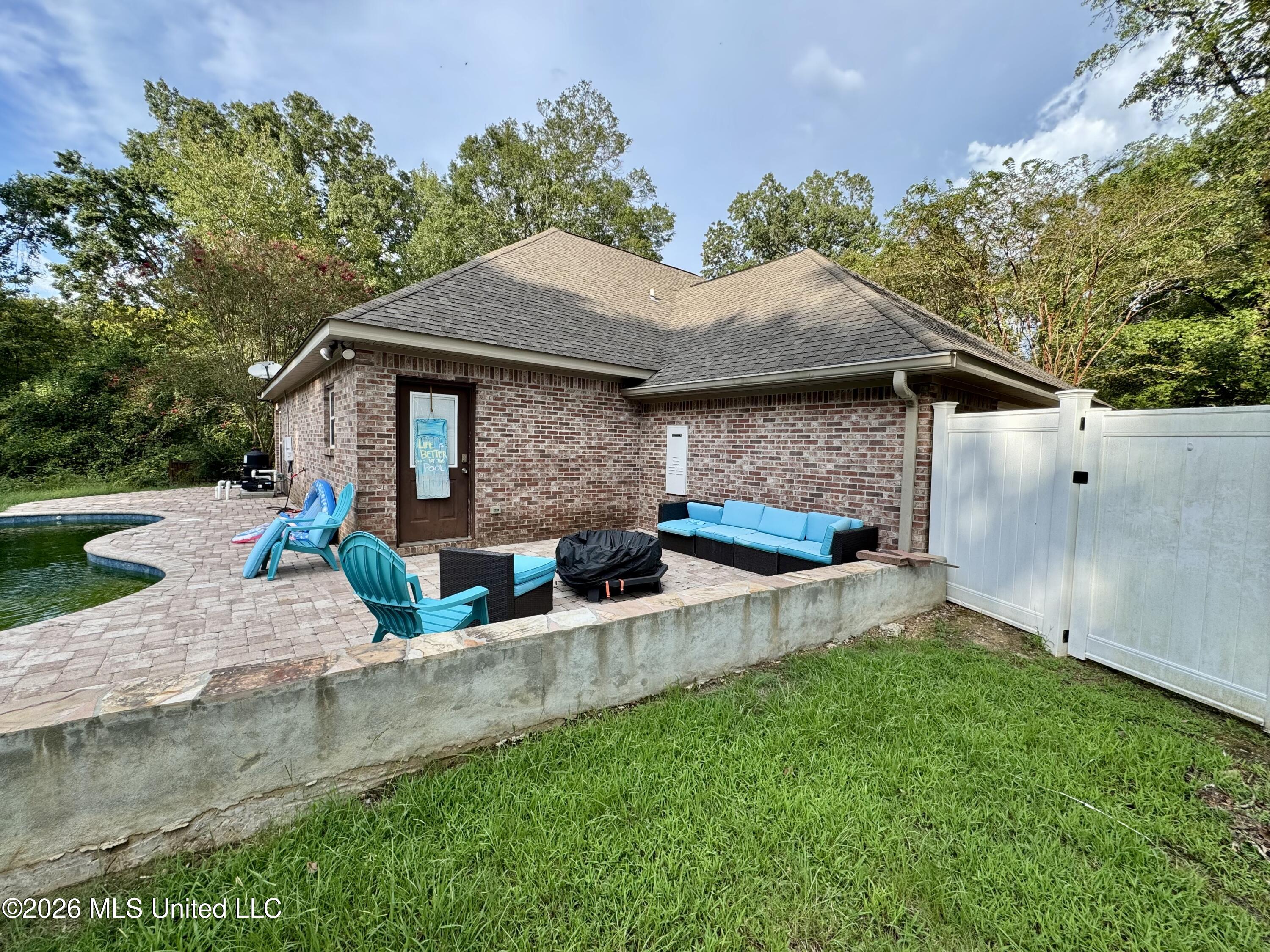 105 Walnut Circle Property Photo 12