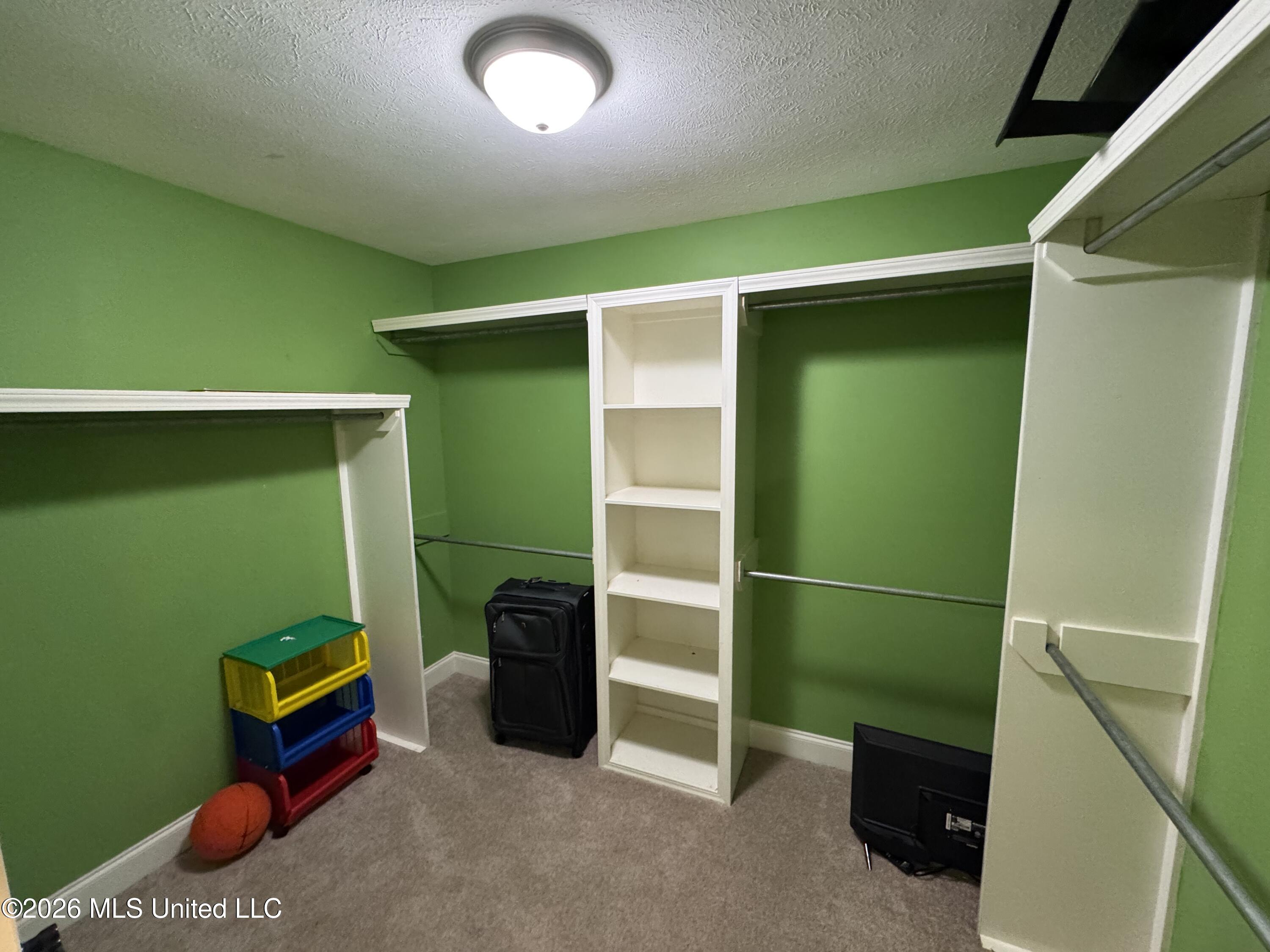 105 Walnut Circle Property Photo 35