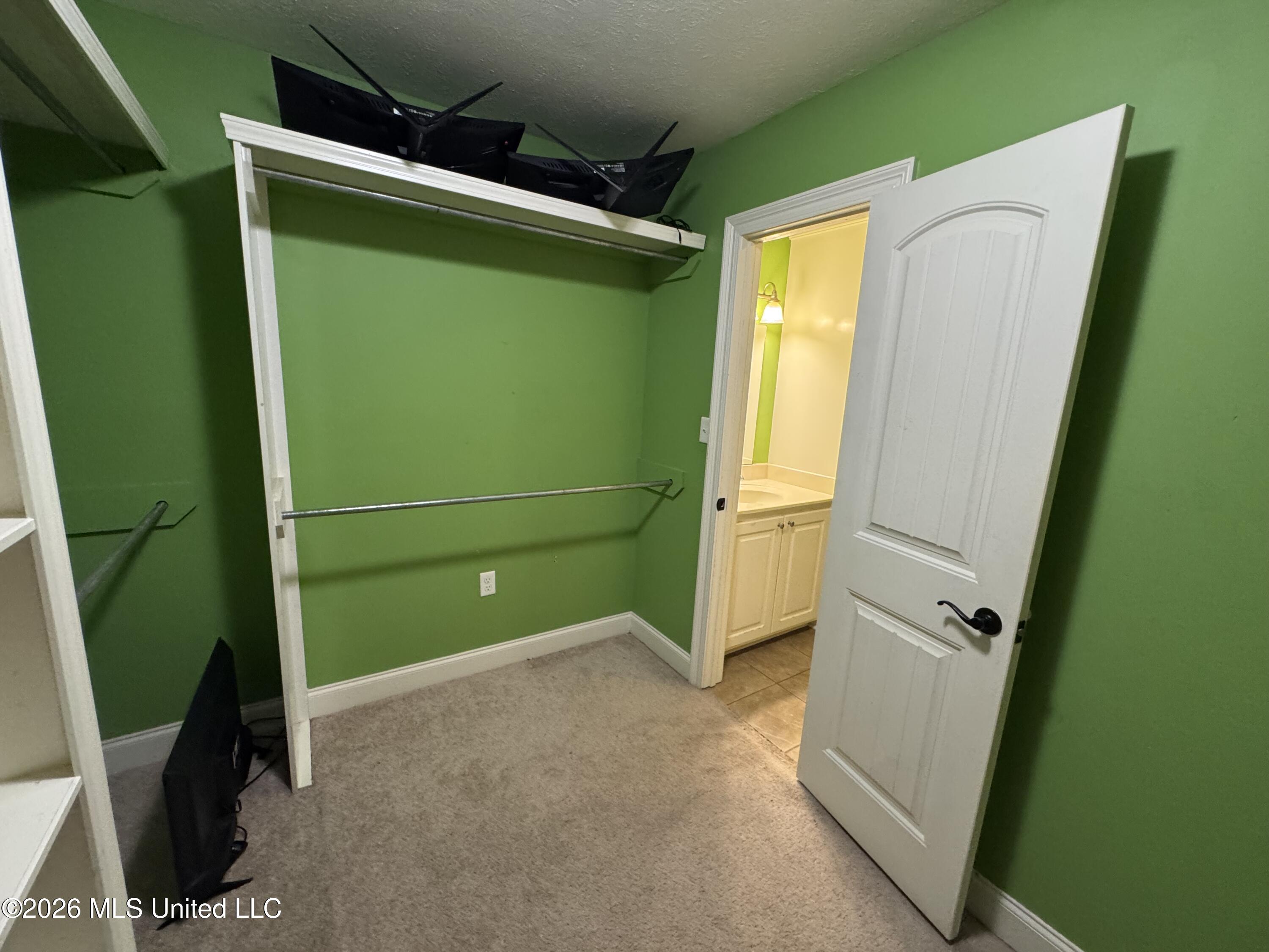 105 Walnut Circle Property Photo 36