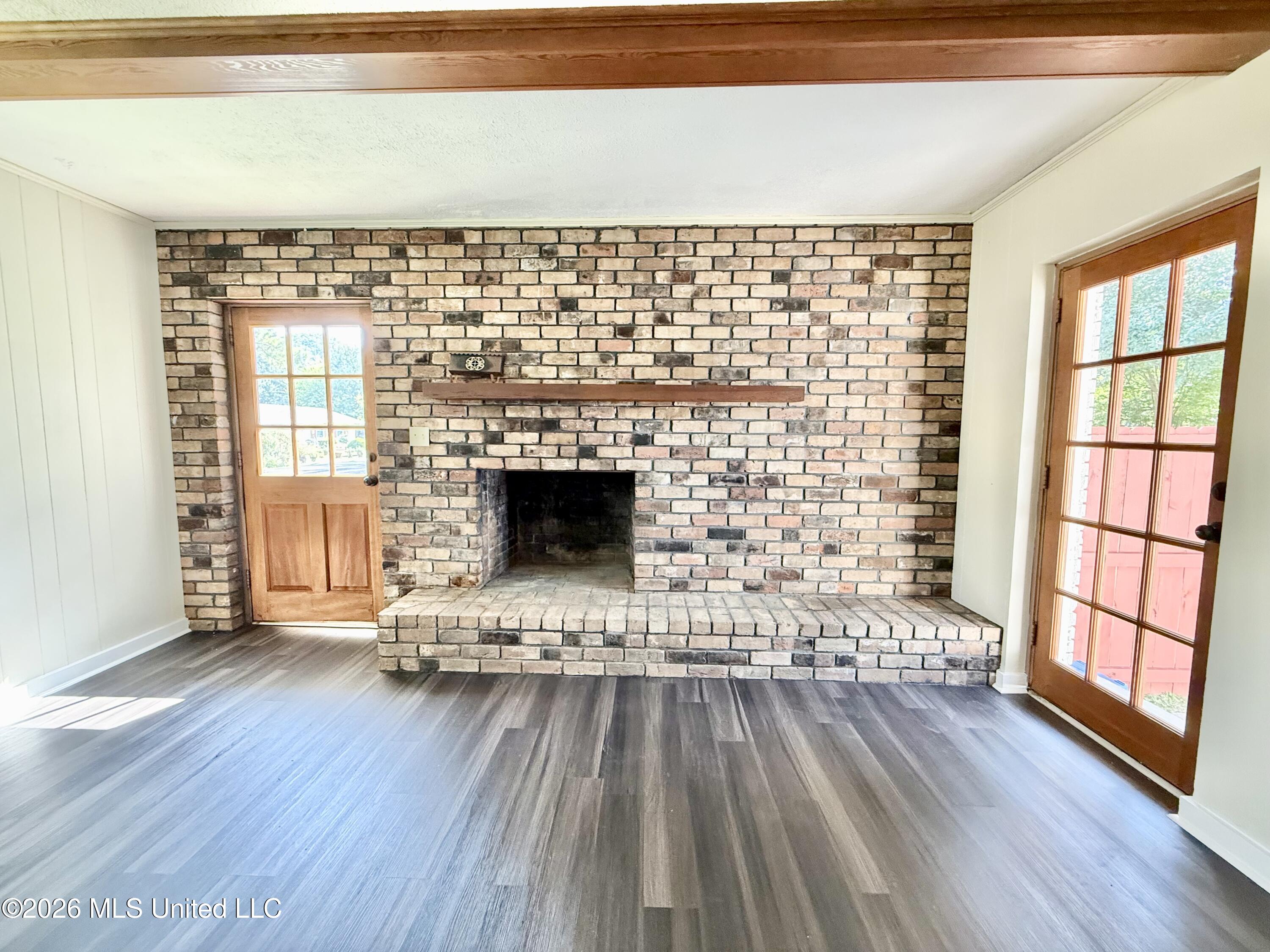 207 N Bennett Street Property Photo 8