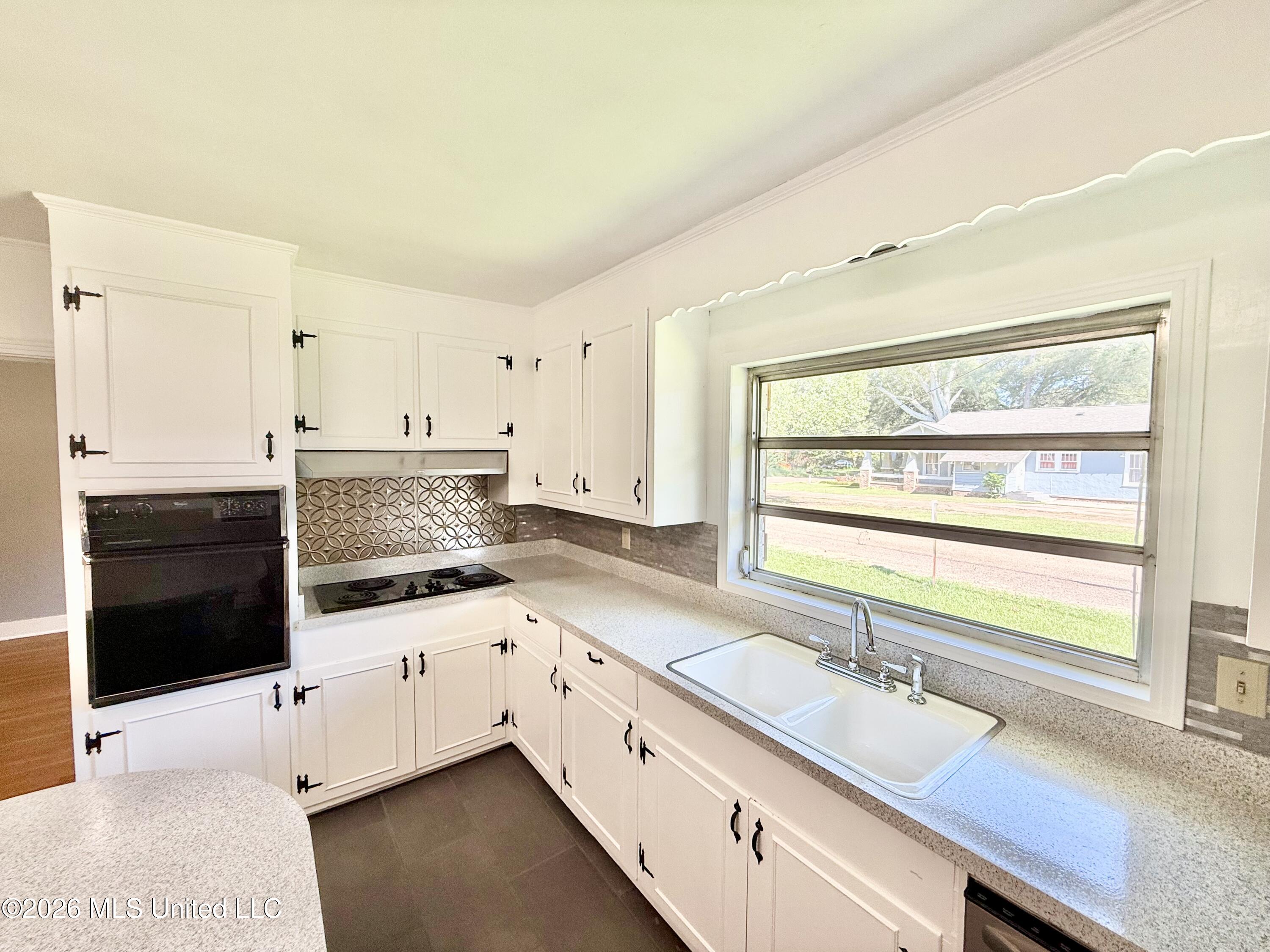 207 N Bennett Street Property Photo 11