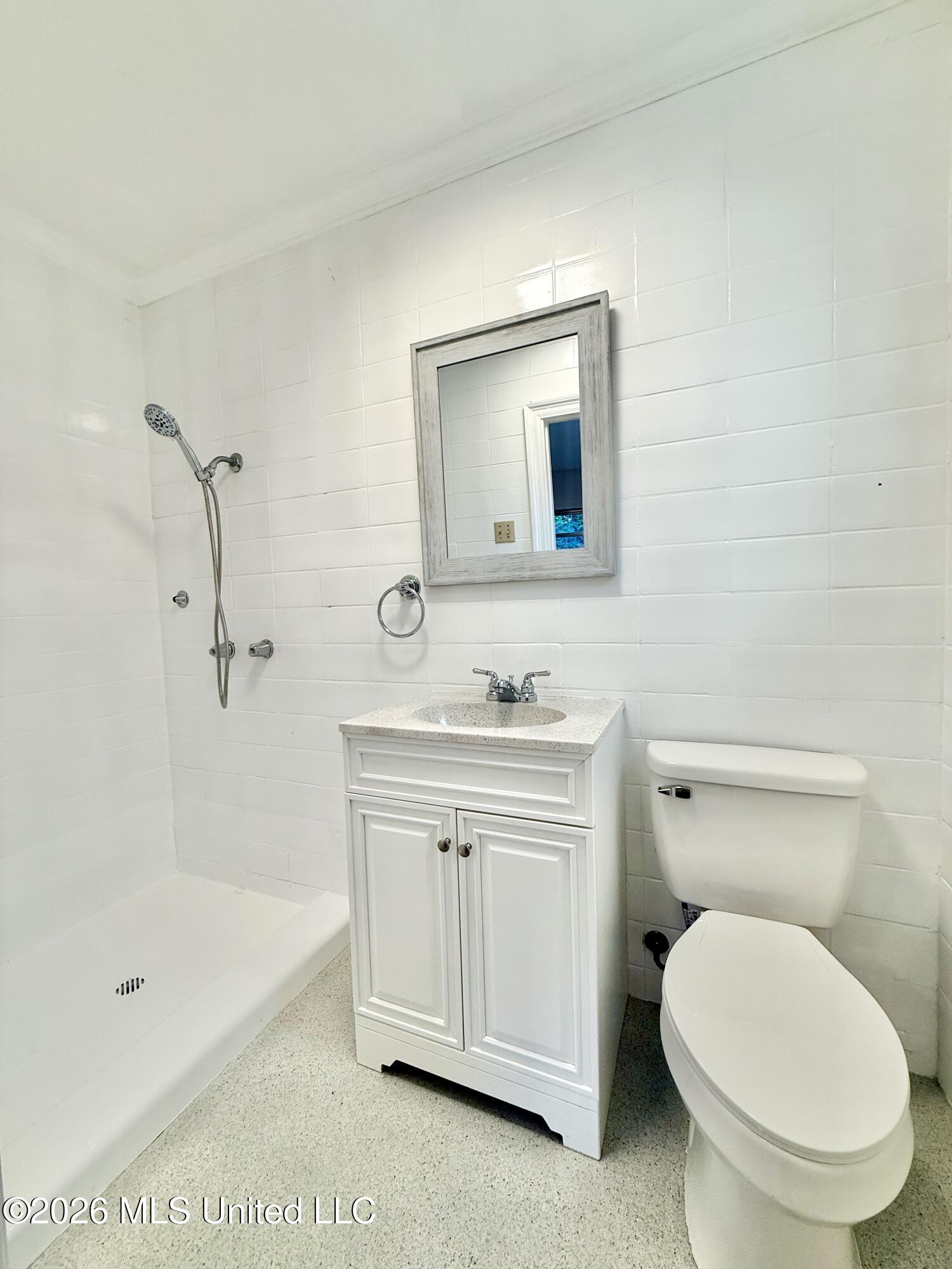 207 N Bennett Street Property Photo 21