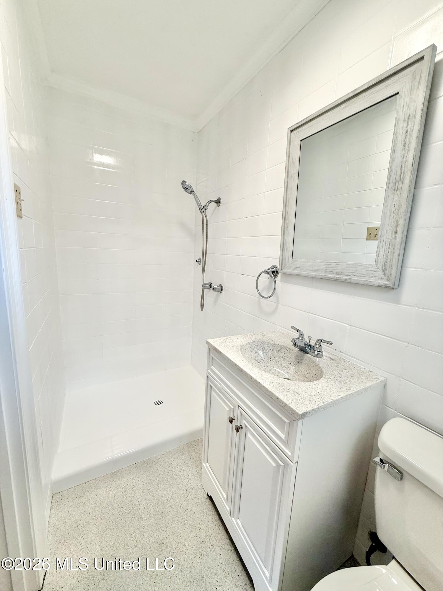 207 N Bennett Street Property Photo 22