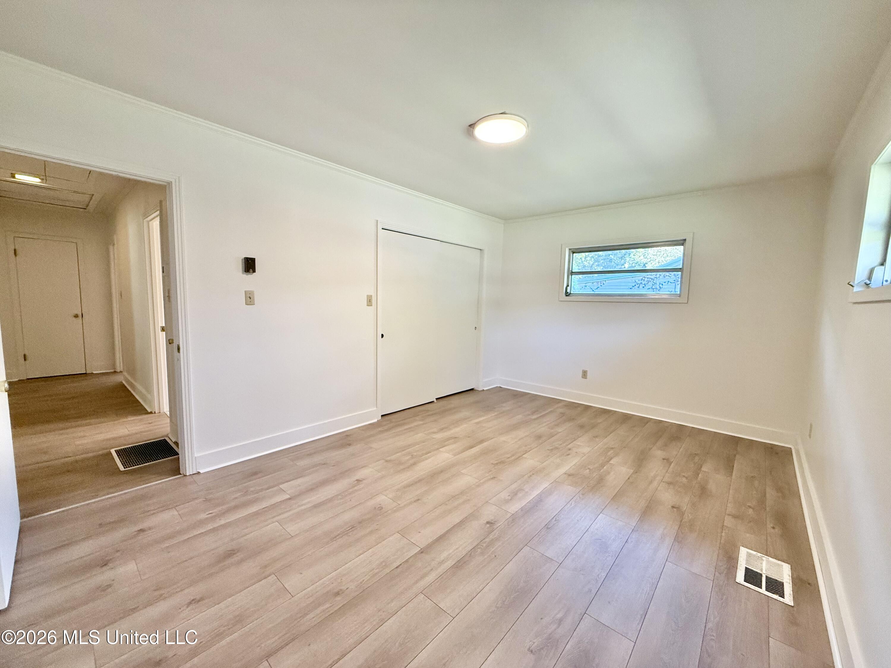 207 N Bennett Street Property Photo 23