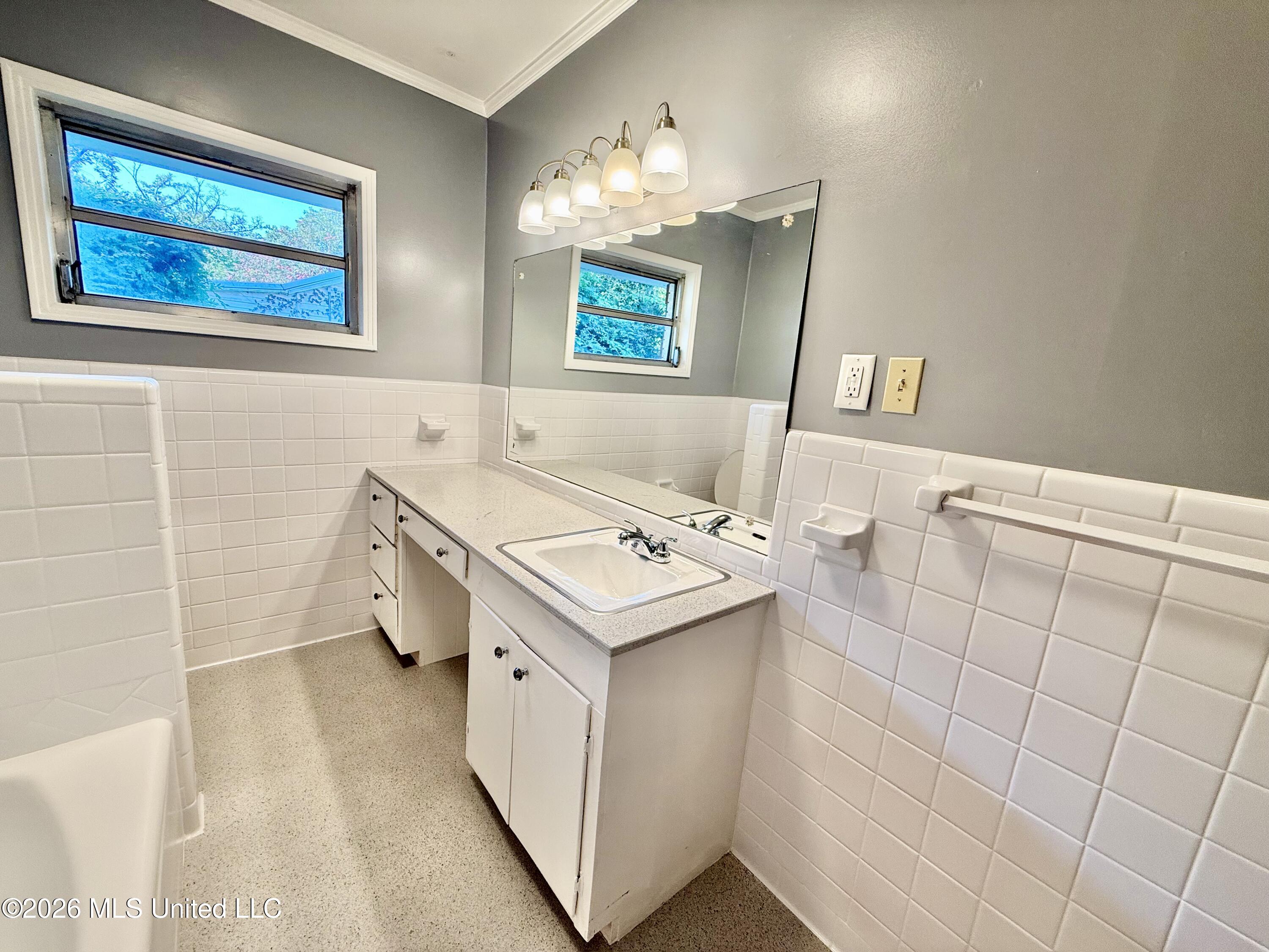 207 N Bennett Street Property Photo 27
