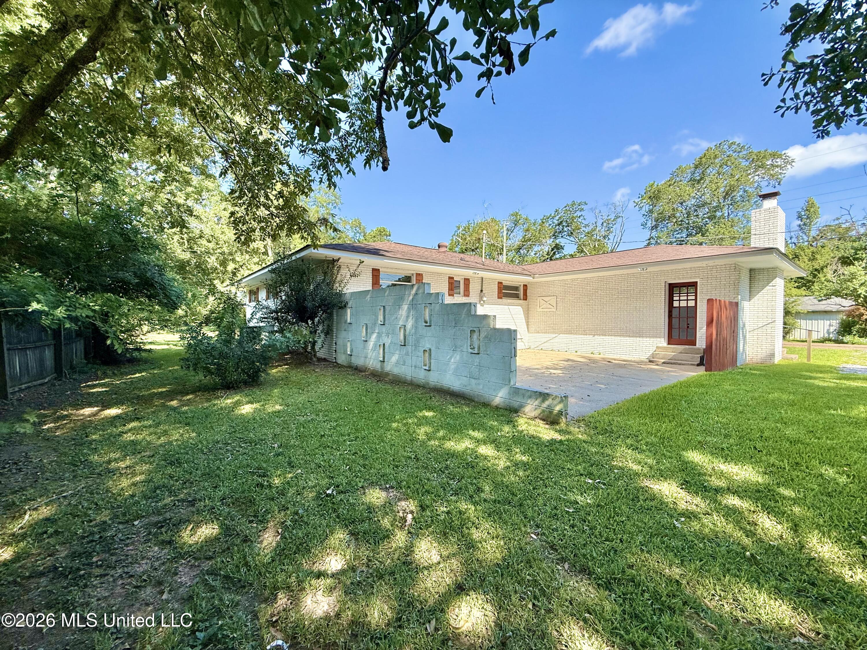 207 N Bennett Street Property Photo 33