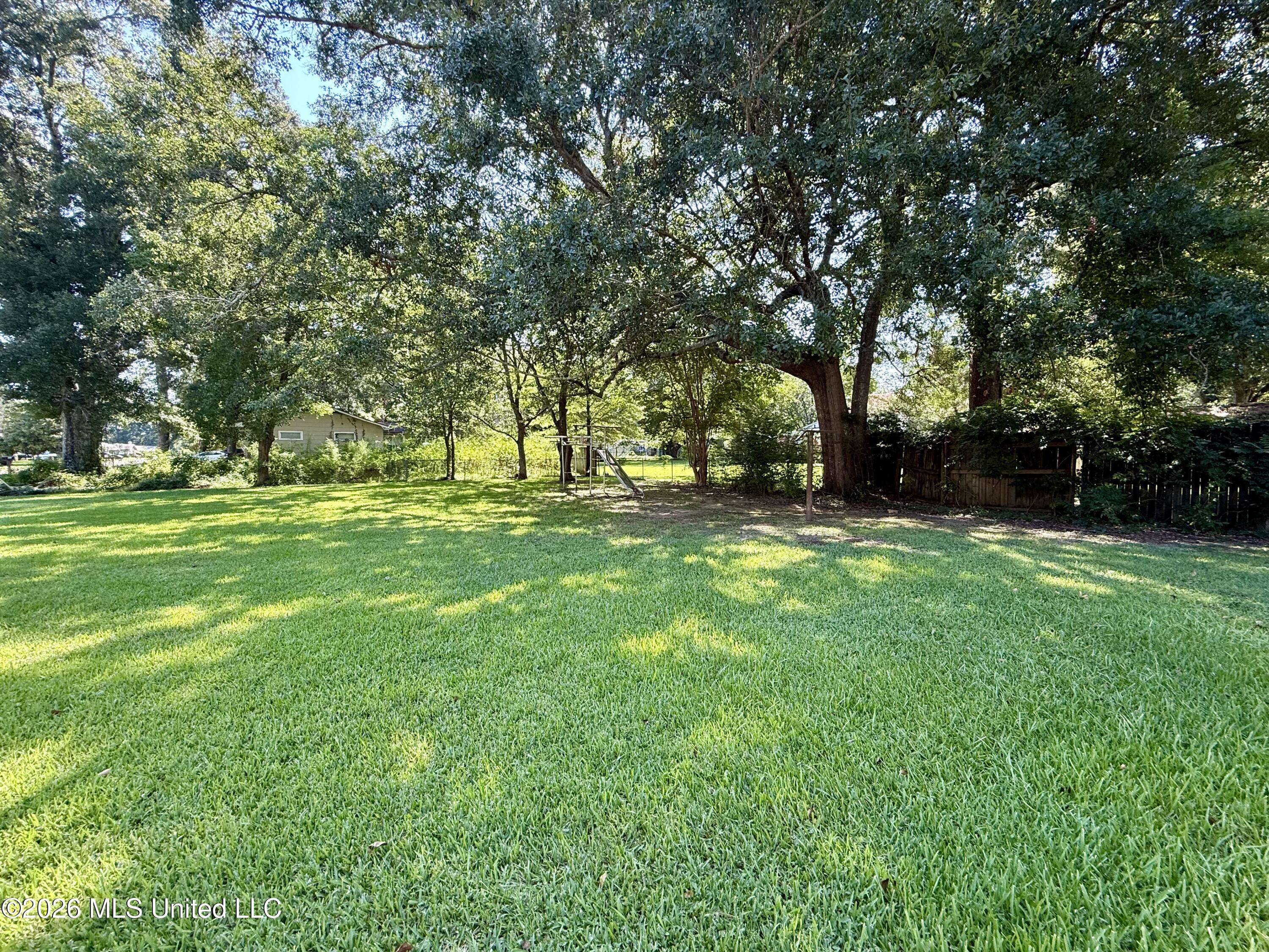 207 N Bennett Street Property Photo 36