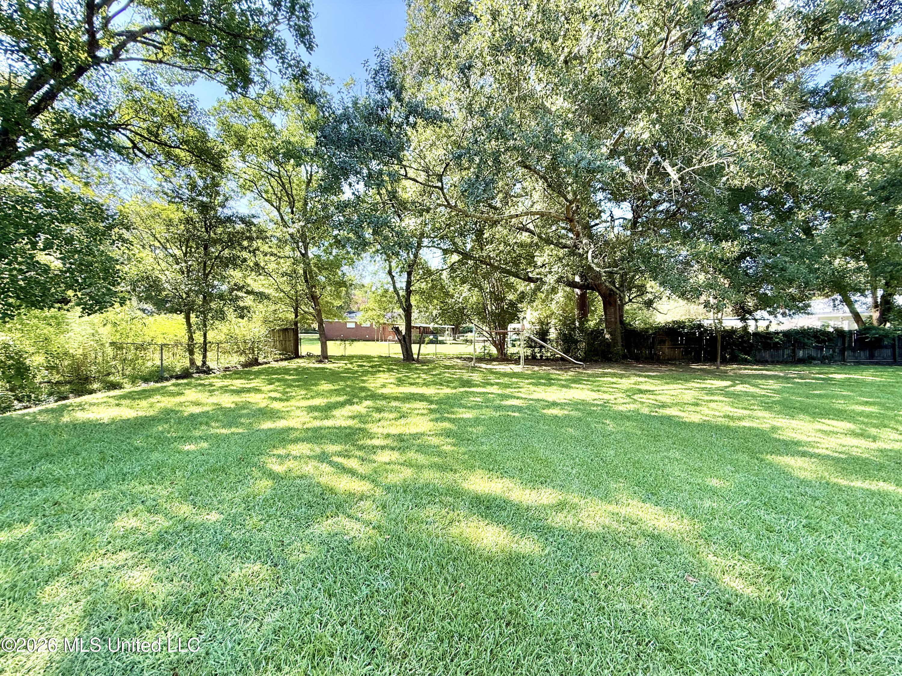 207 N Bennett Street Property Photo 37