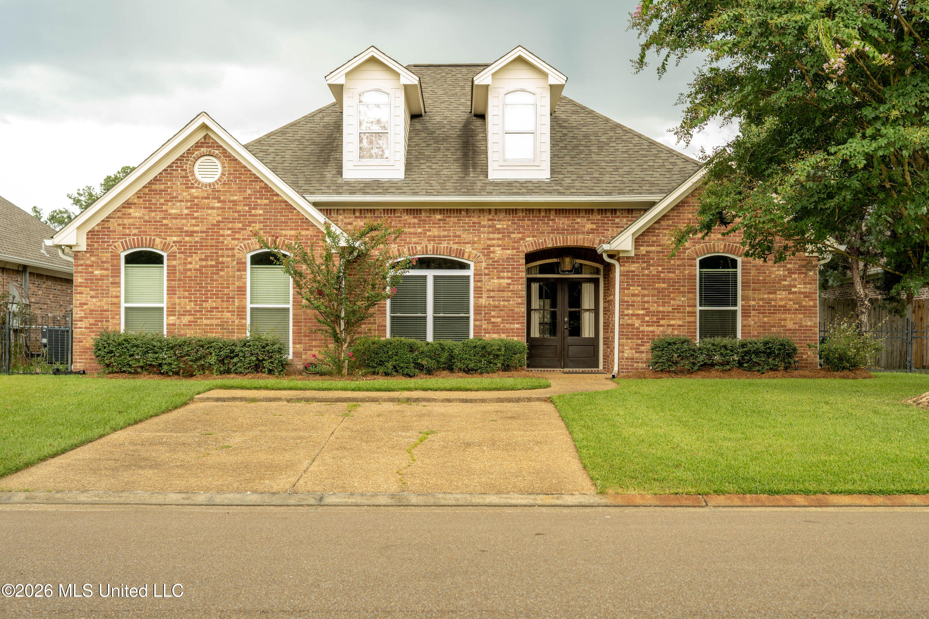 137 Vineyard Boulevard Property Photo 1