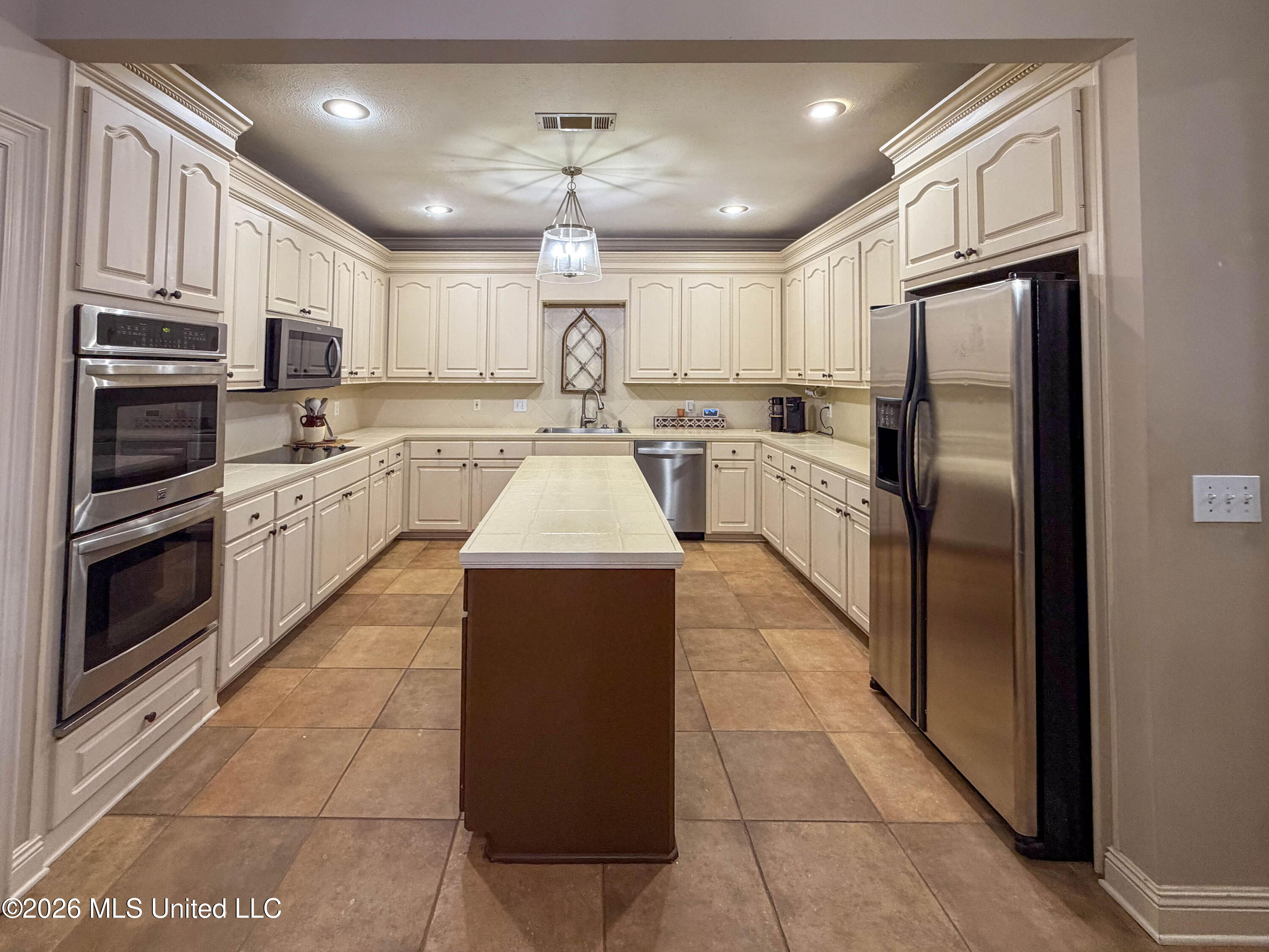 137 Vineyard Boulevard Property Photo 10
