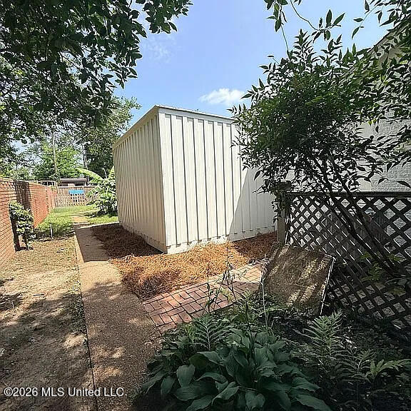 403 E Harding Avenue Property Photo 32