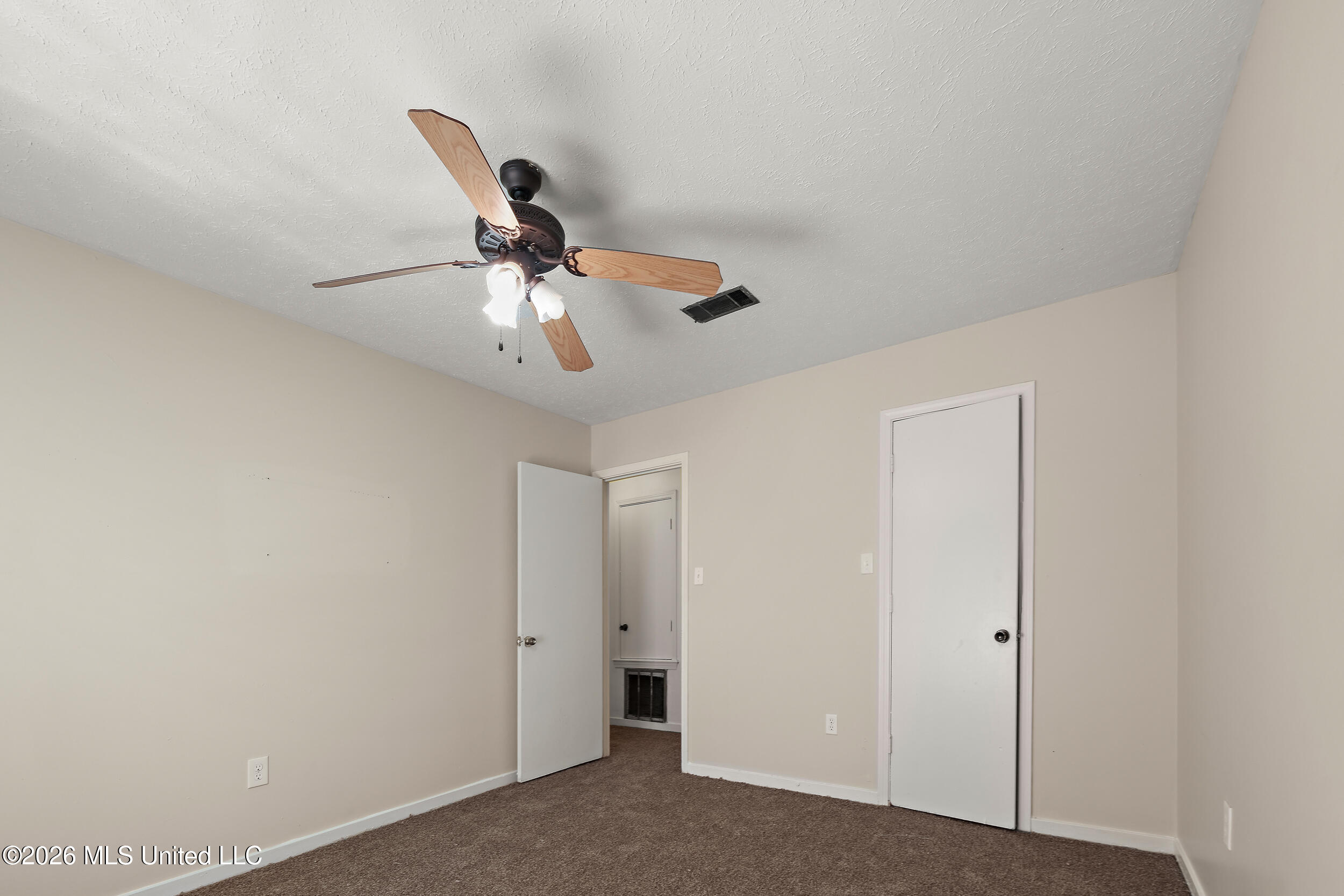 173 Thousand Oaks Circle Property Photo 12