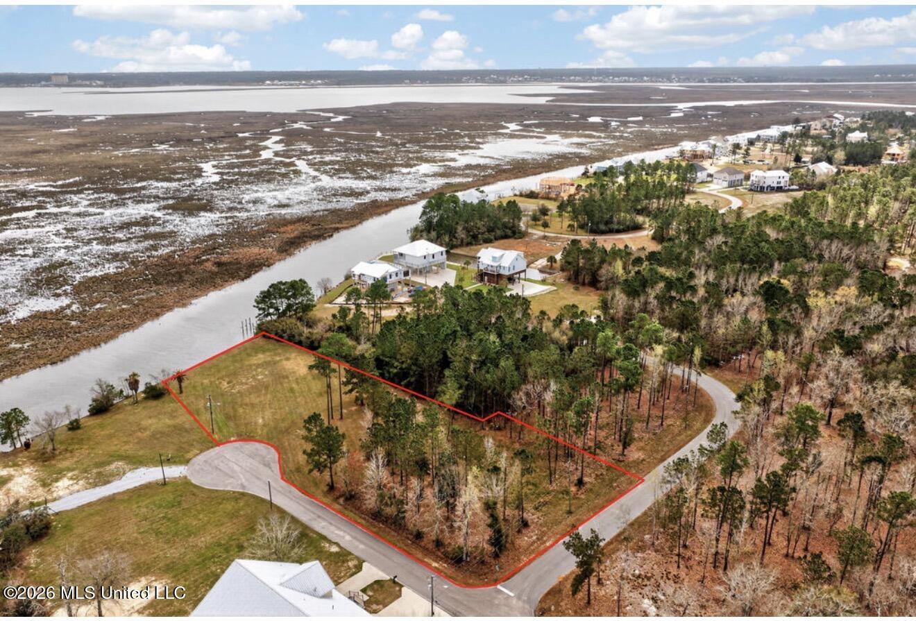 2450 Iki Place Property Photo 12