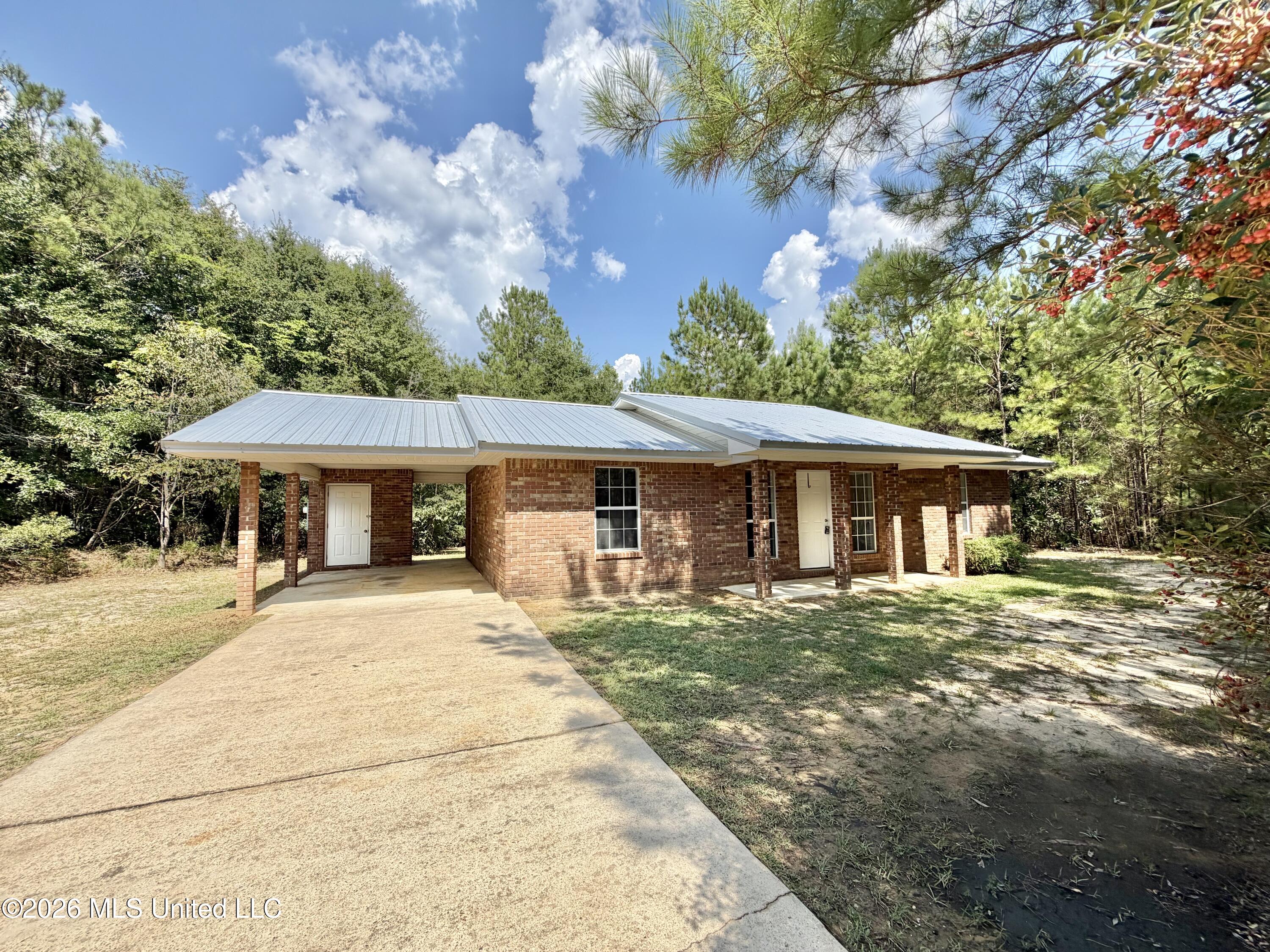 22202 N Ms-63 Property Photo 2