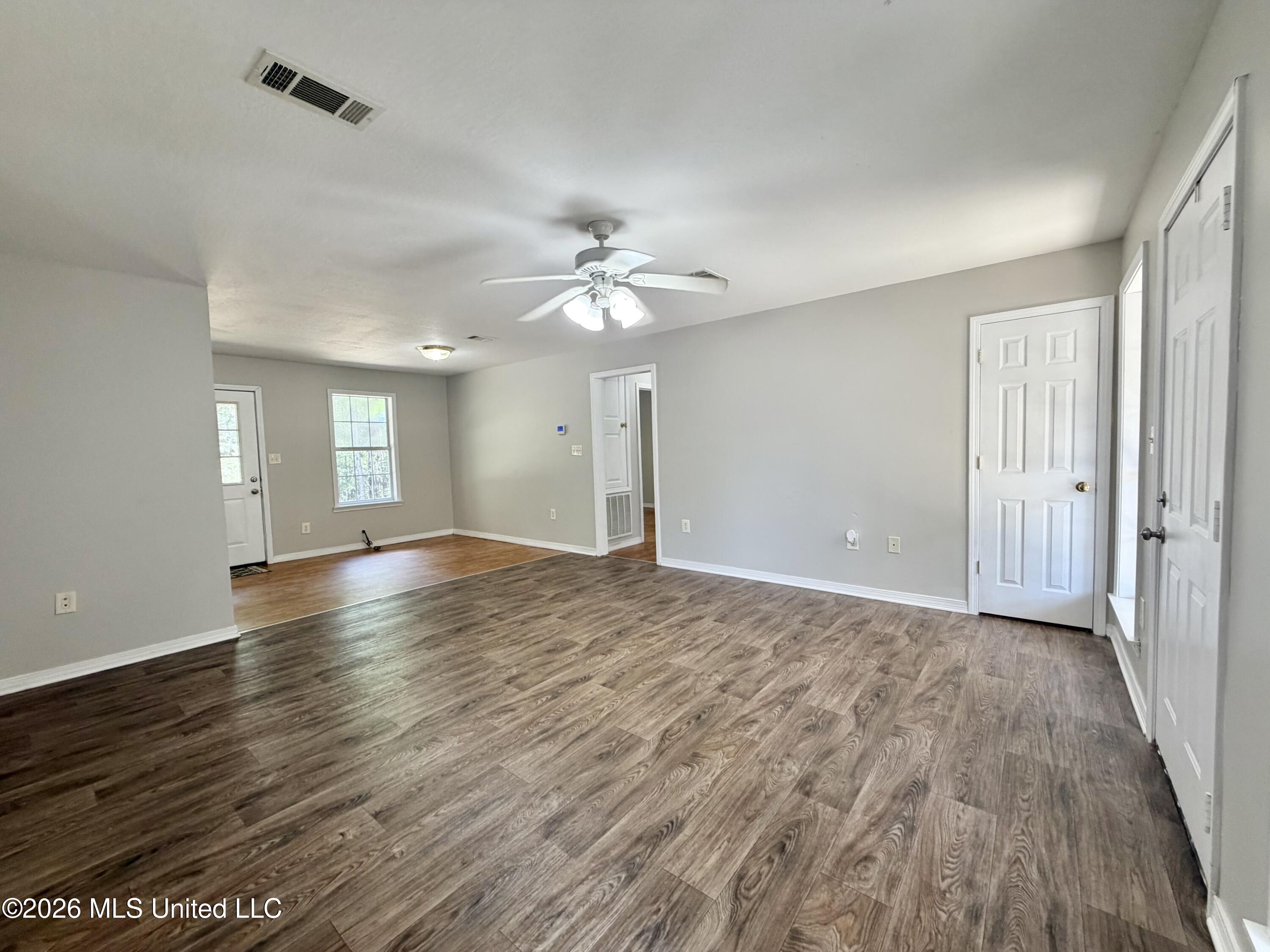 22202 N Ms-63 Property Photo 3