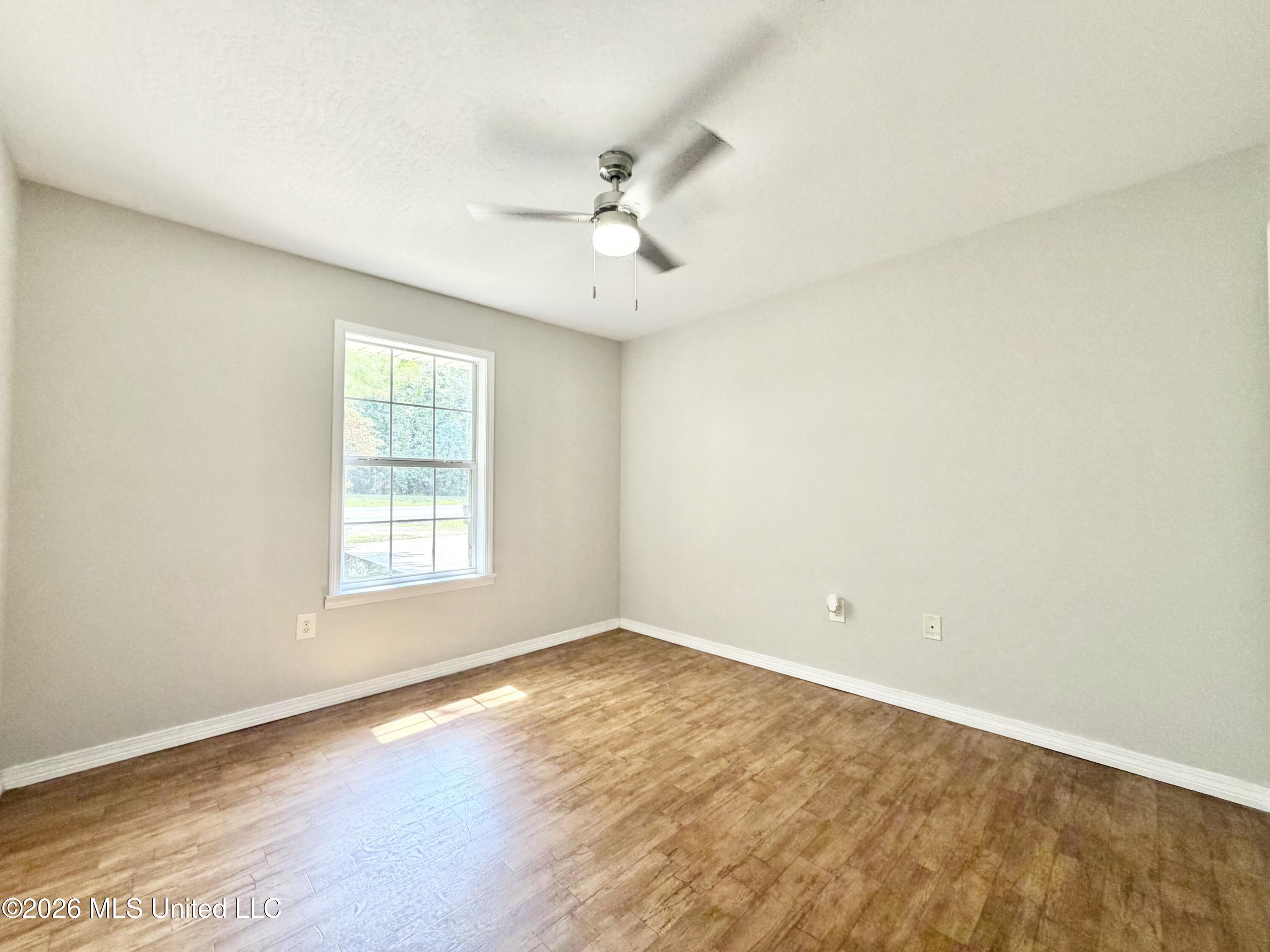 22202 N Ms-63 Property Photo 11
