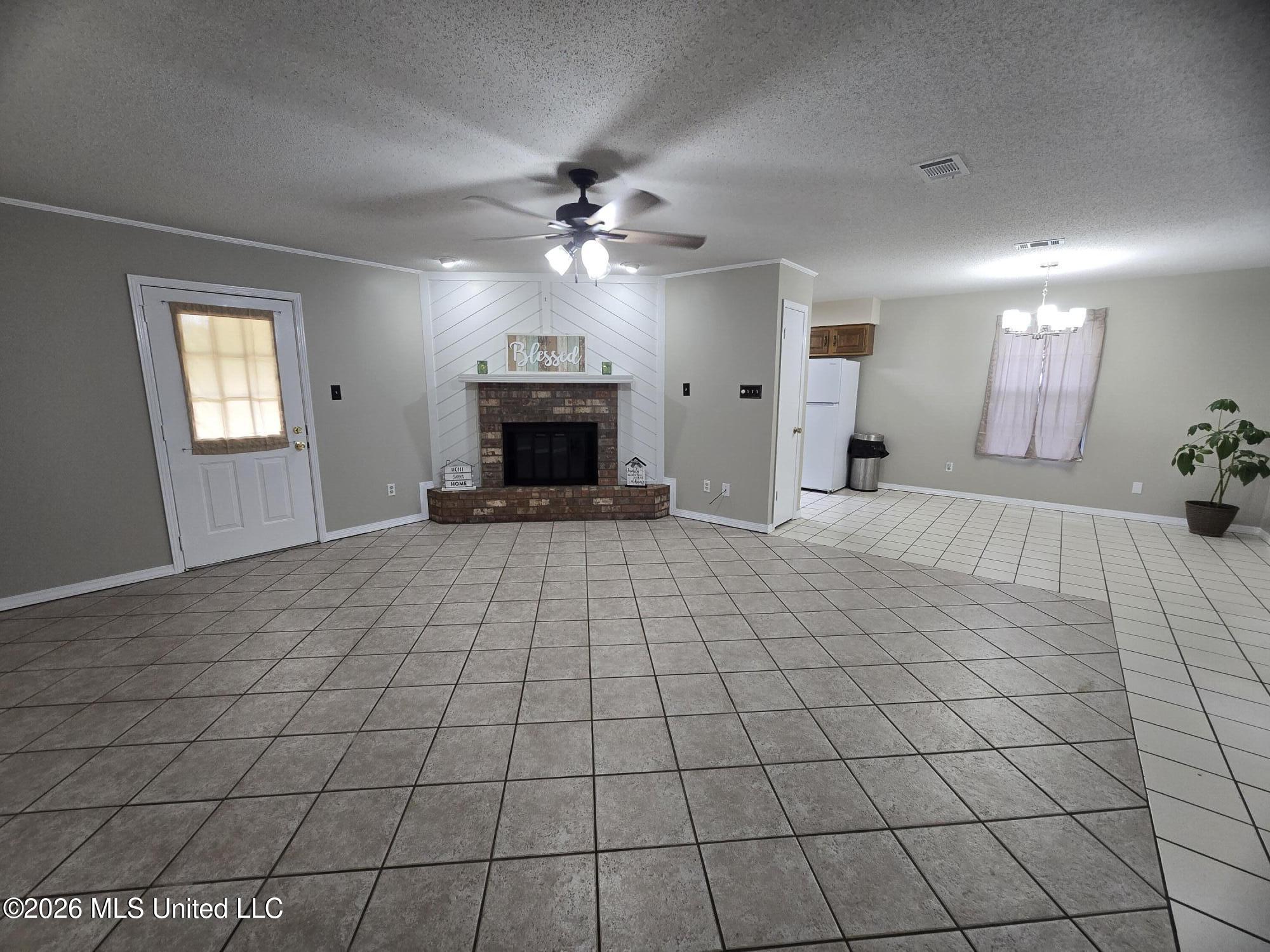 1413 Hide A Way Lane Property Photo 4