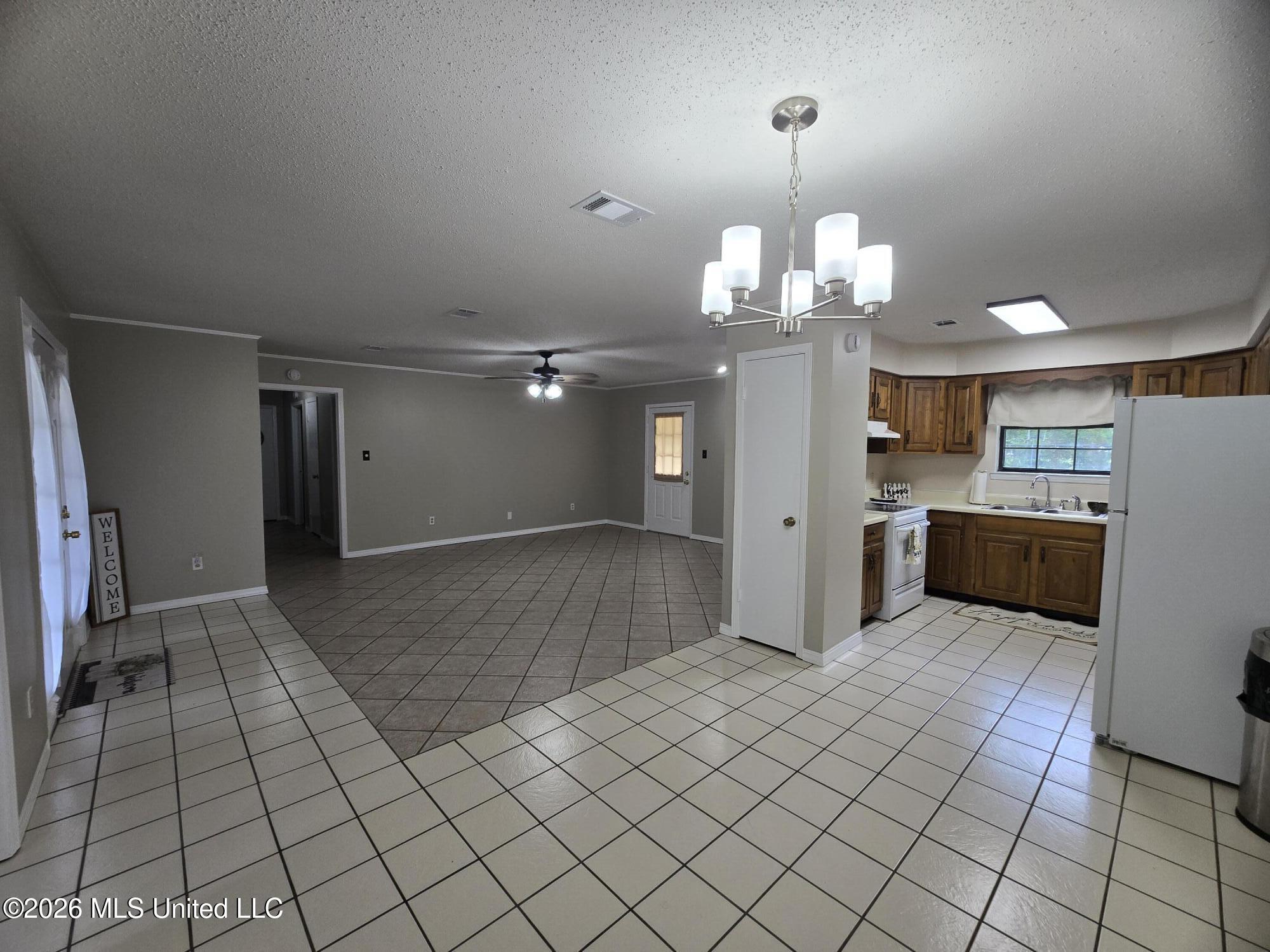 1413 Hide A Way Lane Property Photo 18