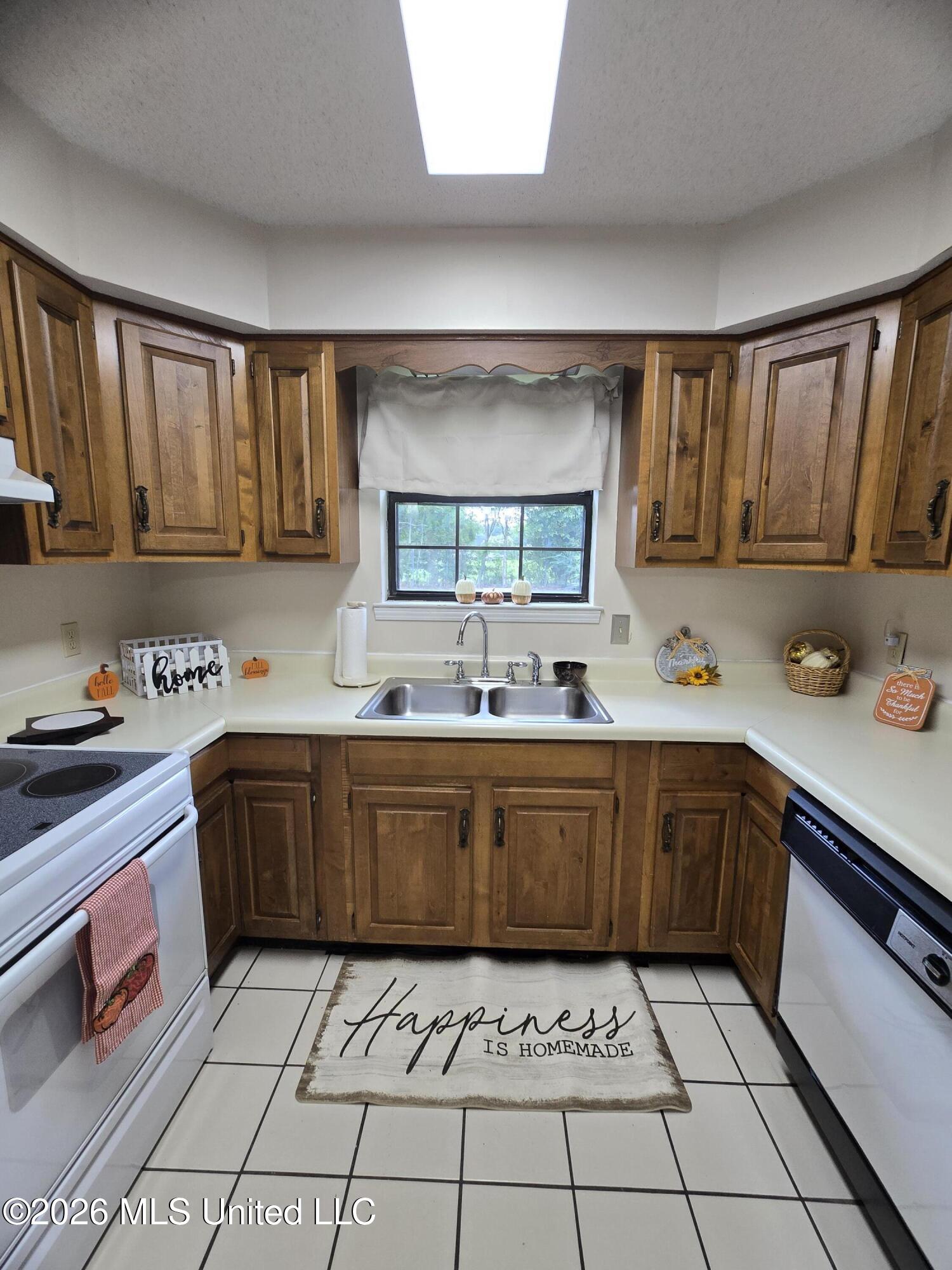 1413 Hide A Way Lane Property Photo 36