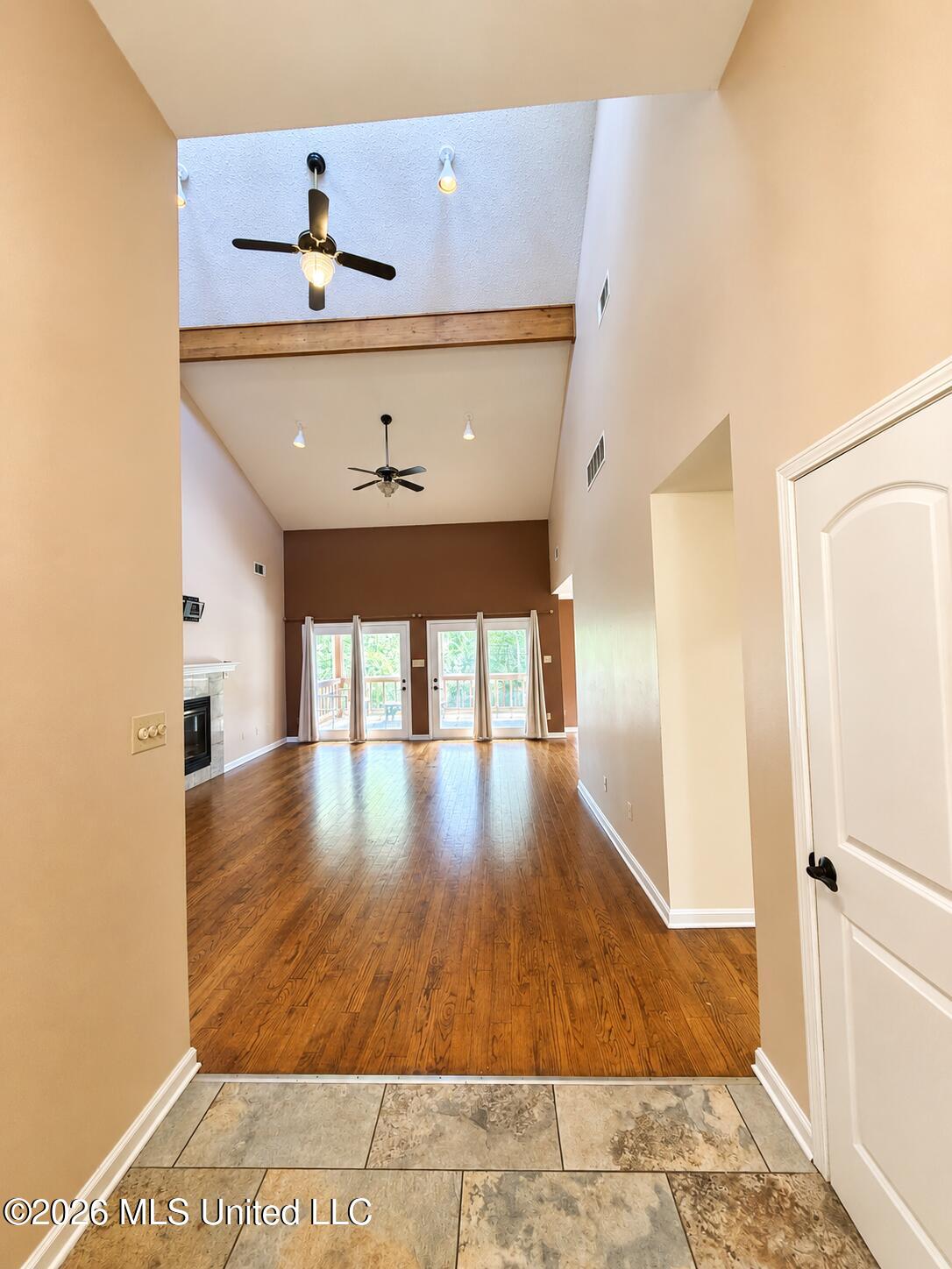 827 Tall Pine Cove Property Photo 3