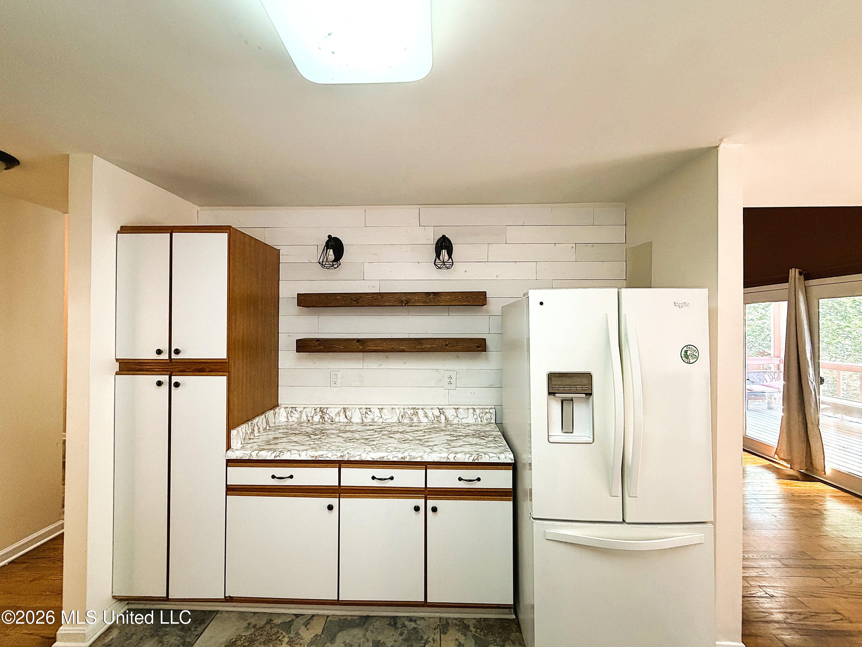 827 Tall Pine Cove Property Photo 11