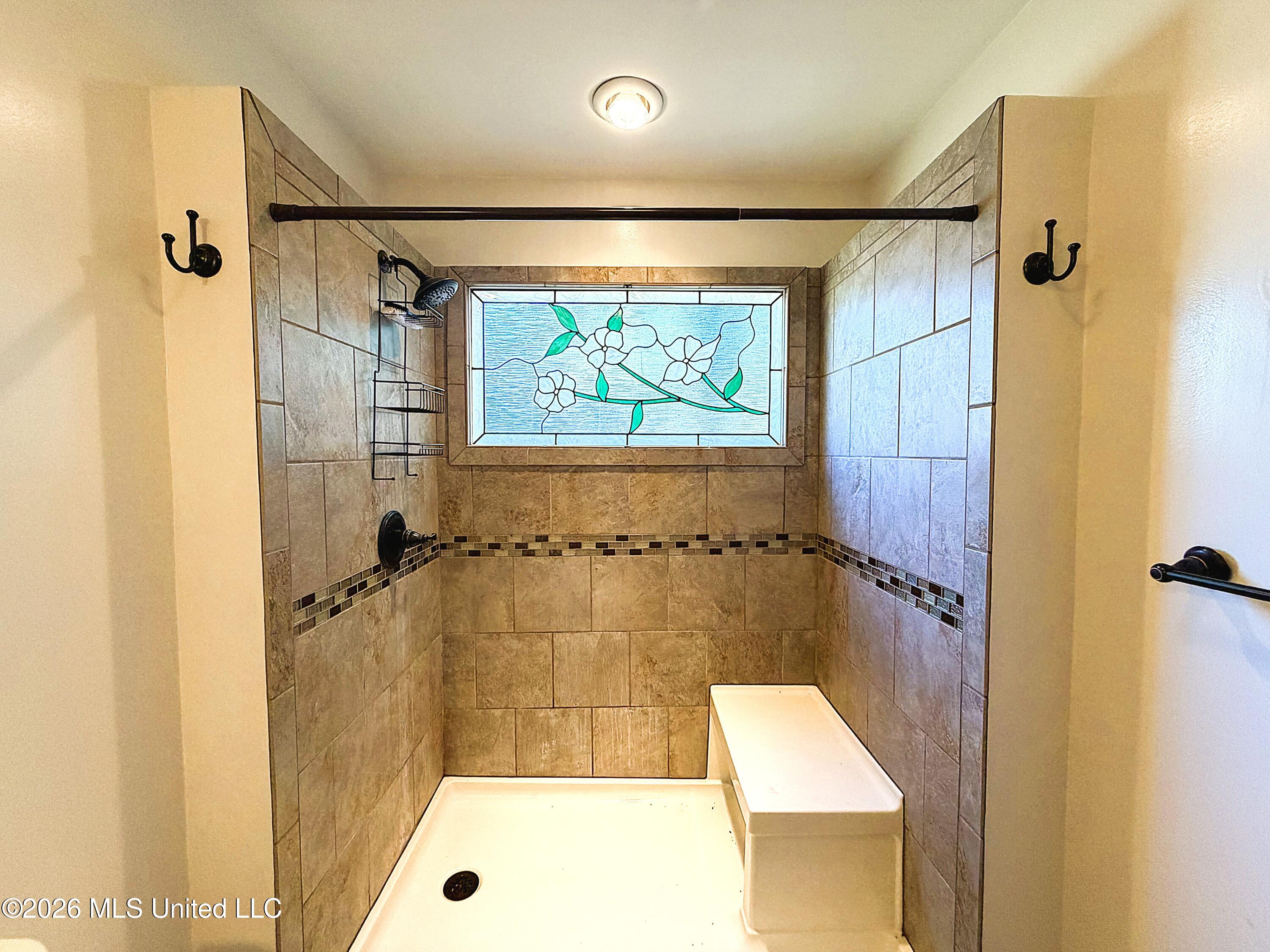 827 Tall Pine Cove Property Photo 24