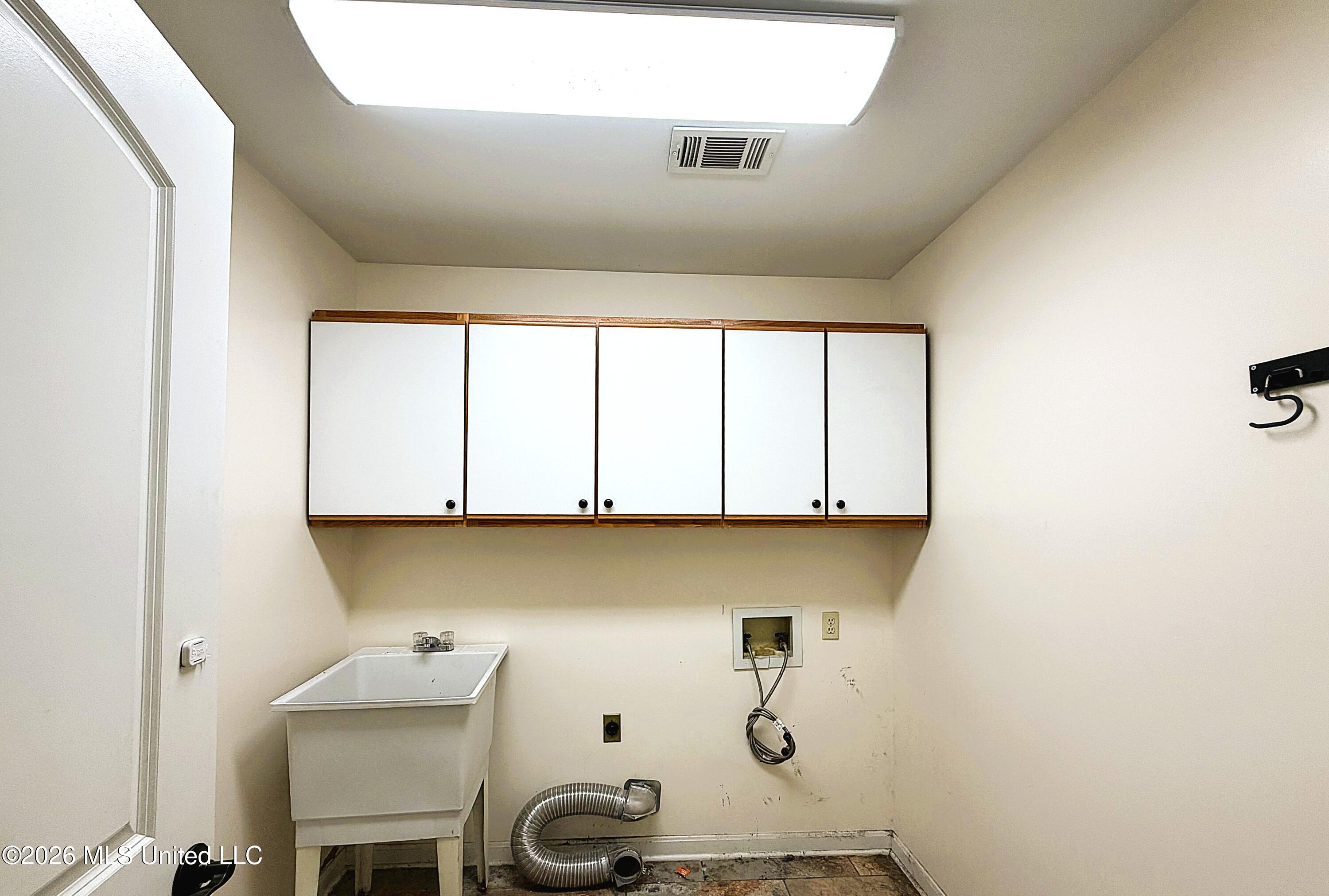 827 Tall Pine Cove Property Photo 25