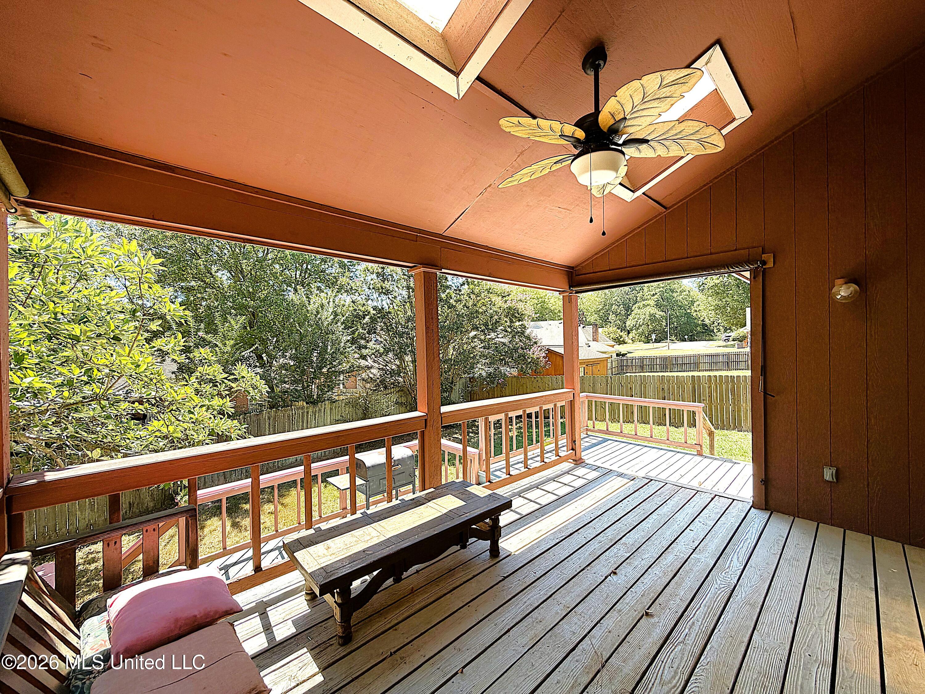 827 Tall Pine Cove Property Photo 27