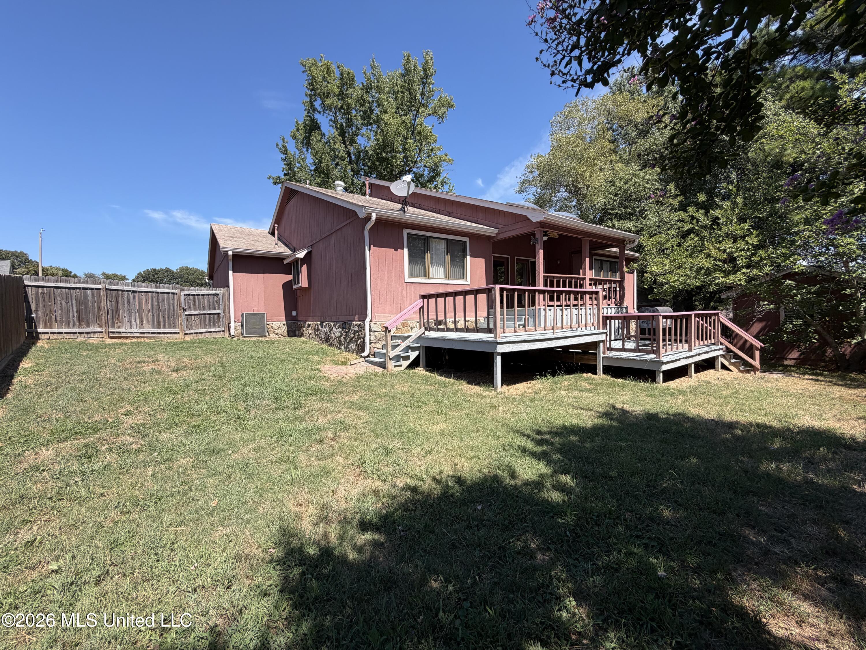 827 Tall Pine Cove Property Photo 28
