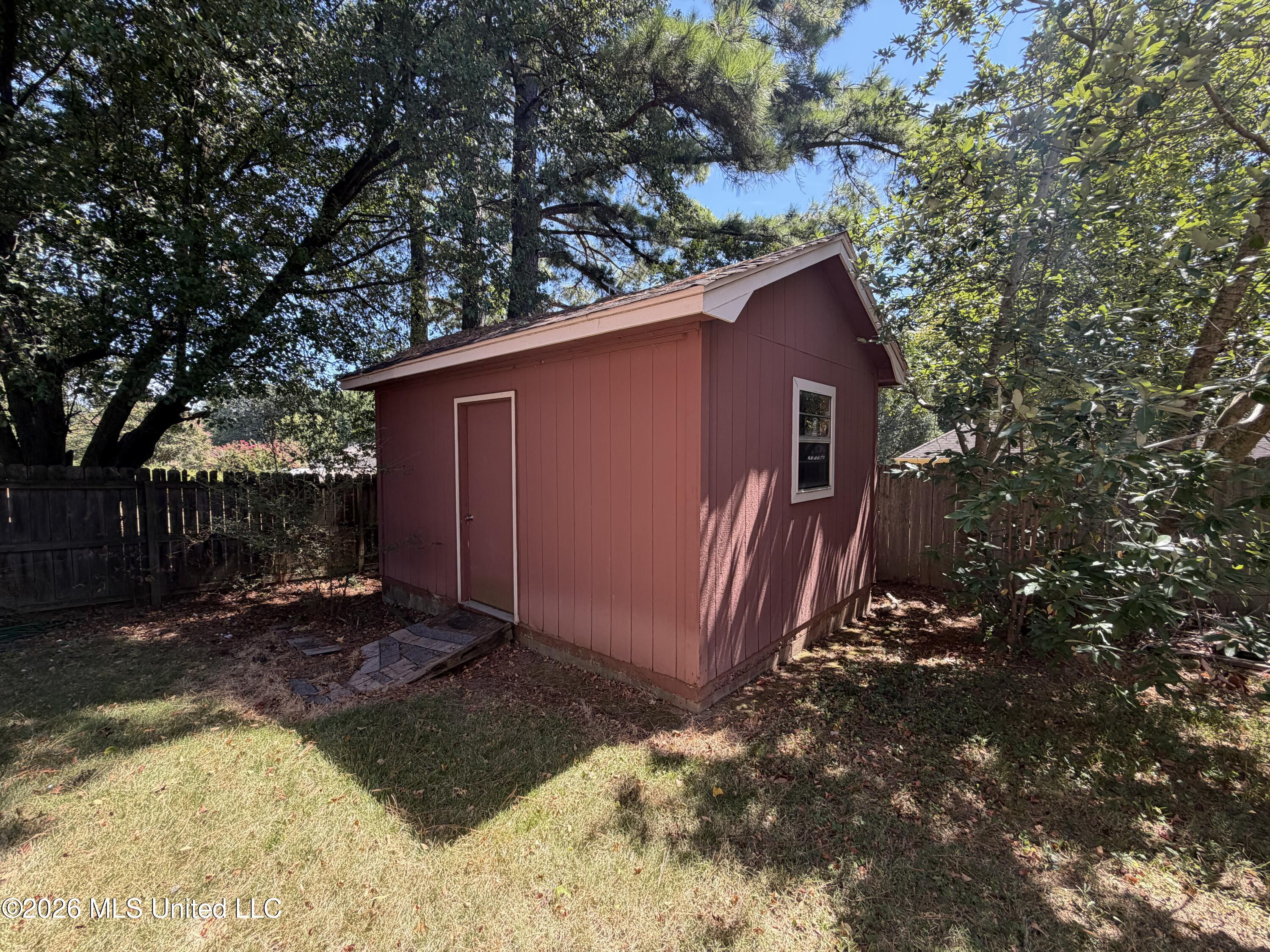 827 Tall Pine Cove Property Photo 30