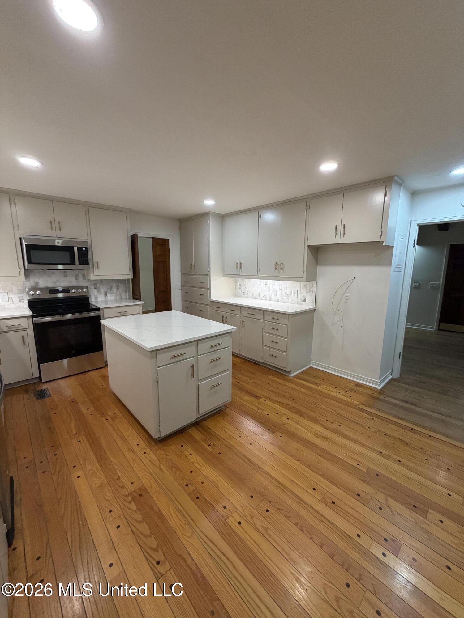 113 Forest Hill Drive Property Photo 5
