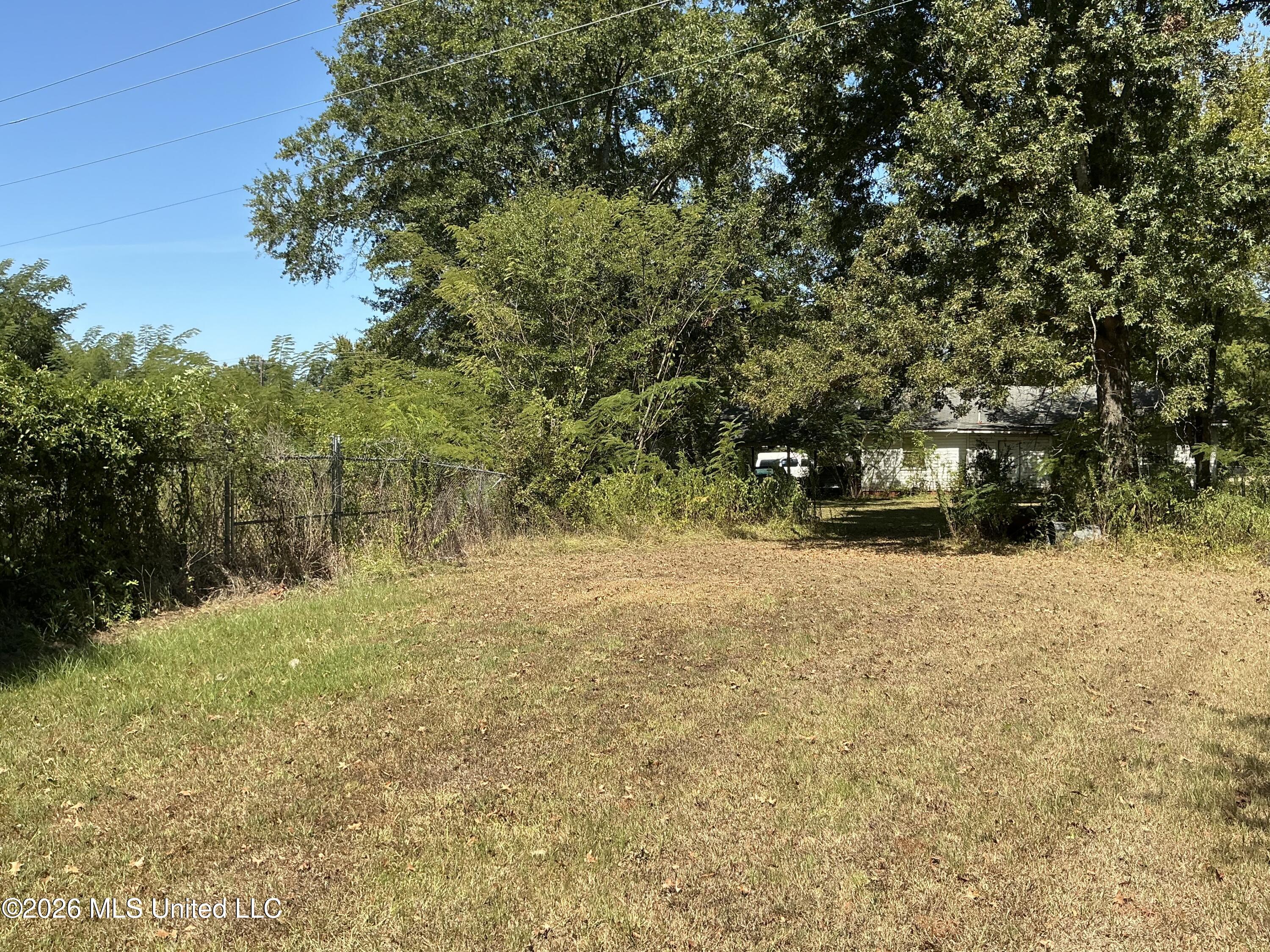 935 E Lakeview Drive Property Photo 8