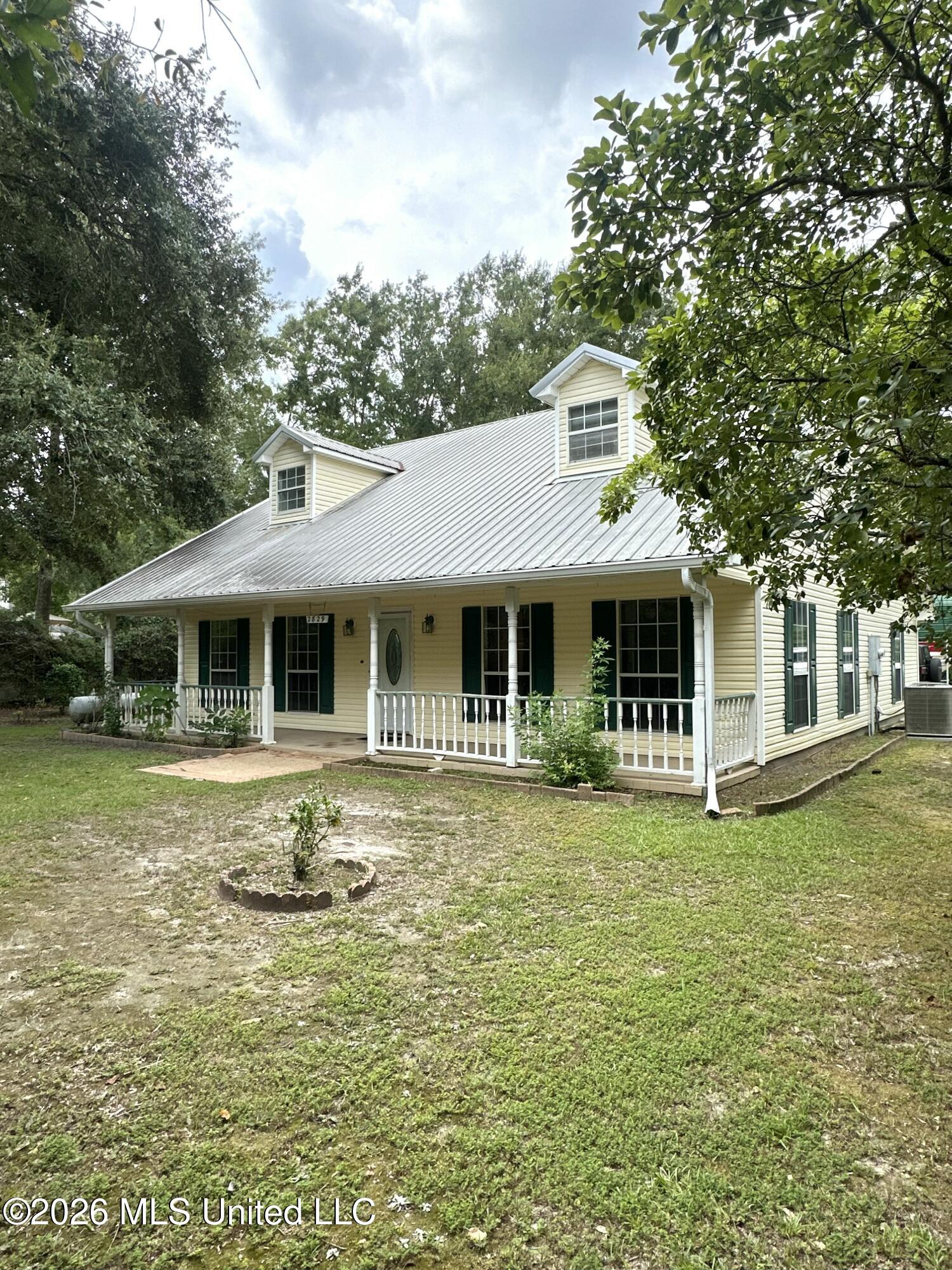 2829 Dolphin Drive Property Photo 3