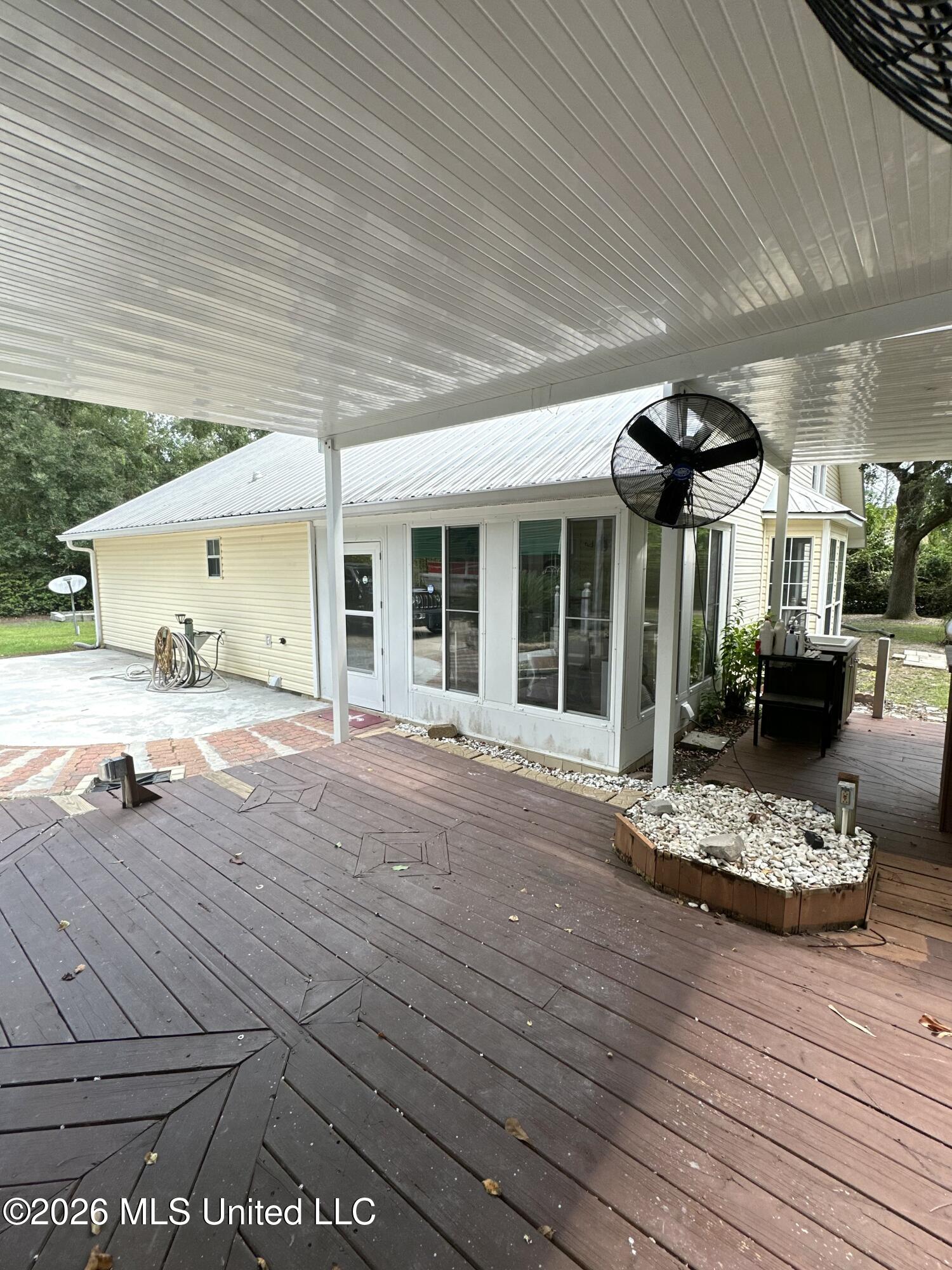 2829 Dolphin Drive Property Photo 32
