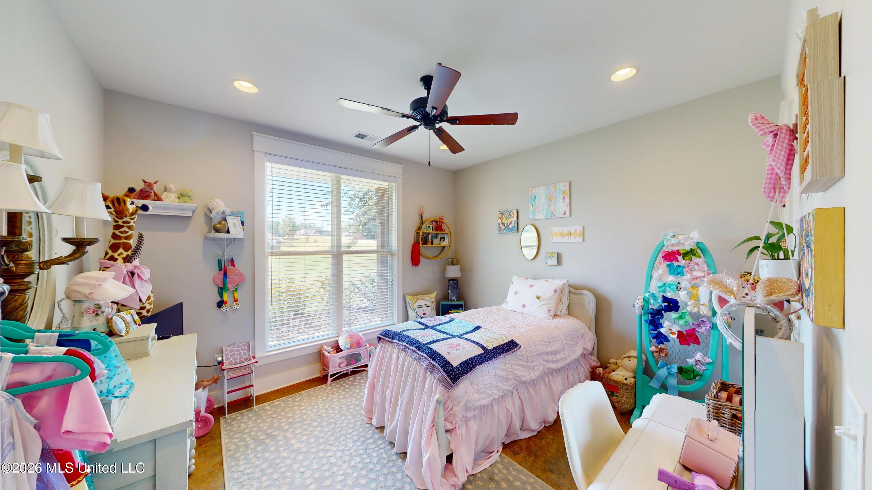 856 E Woodford Cove Property Photo 18