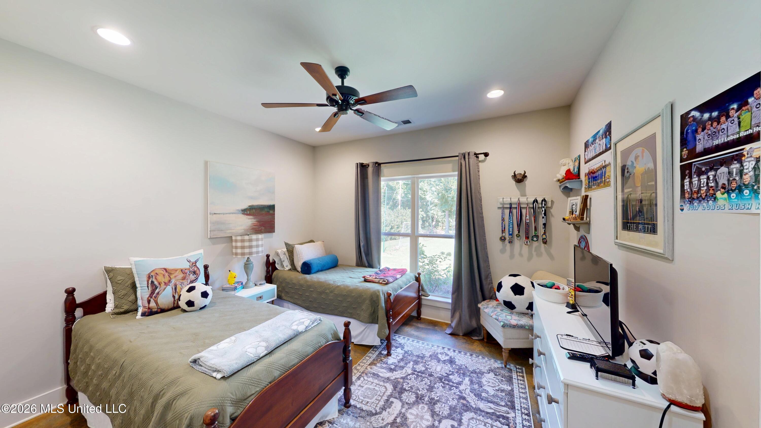 856 E Woodford Cove Property Photo 22