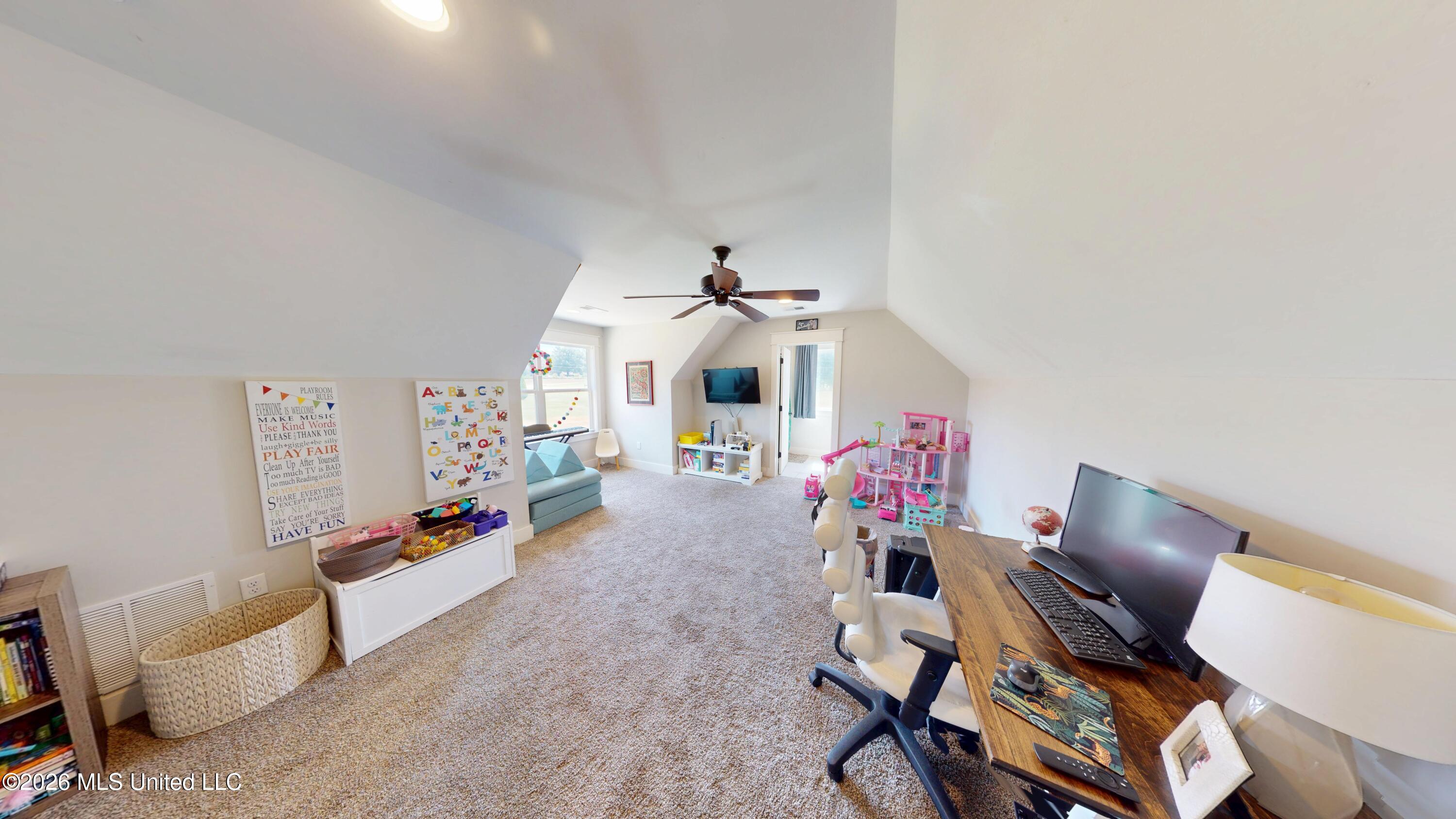856 E Woodford Cove Property Photo 23