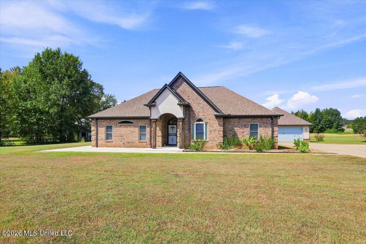 196 S Moore Crossing Property Photo 1
