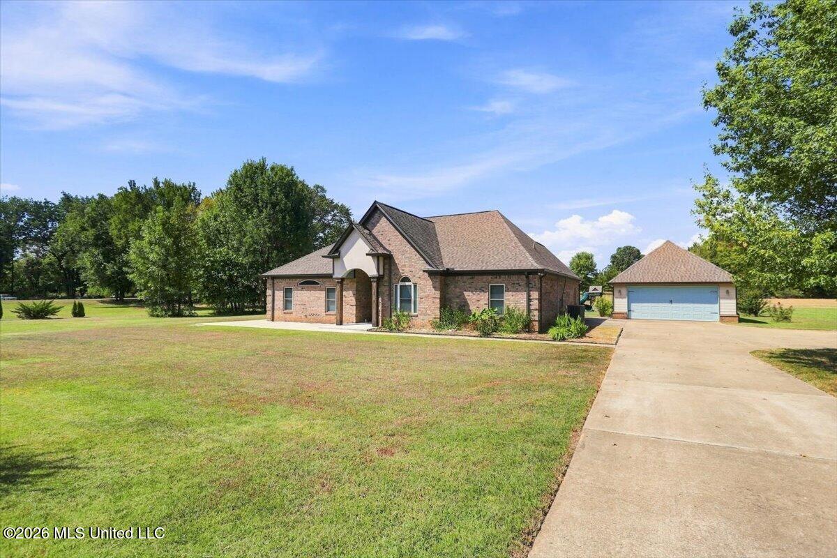 196 S Moore Crossing Property Photo 3