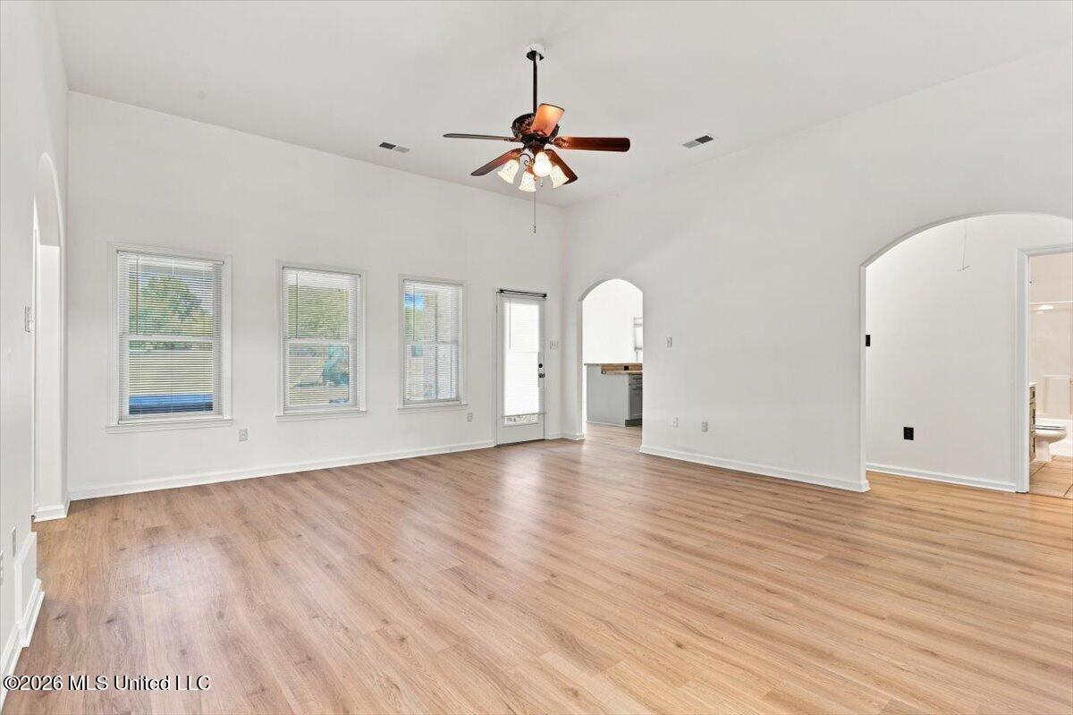 196 S Moore Crossing Property Photo 5
