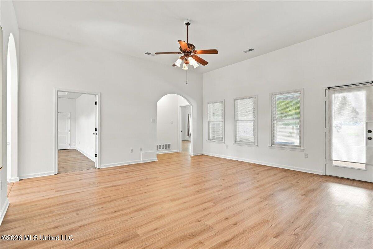 196 S Moore Crossing Property Photo 7
