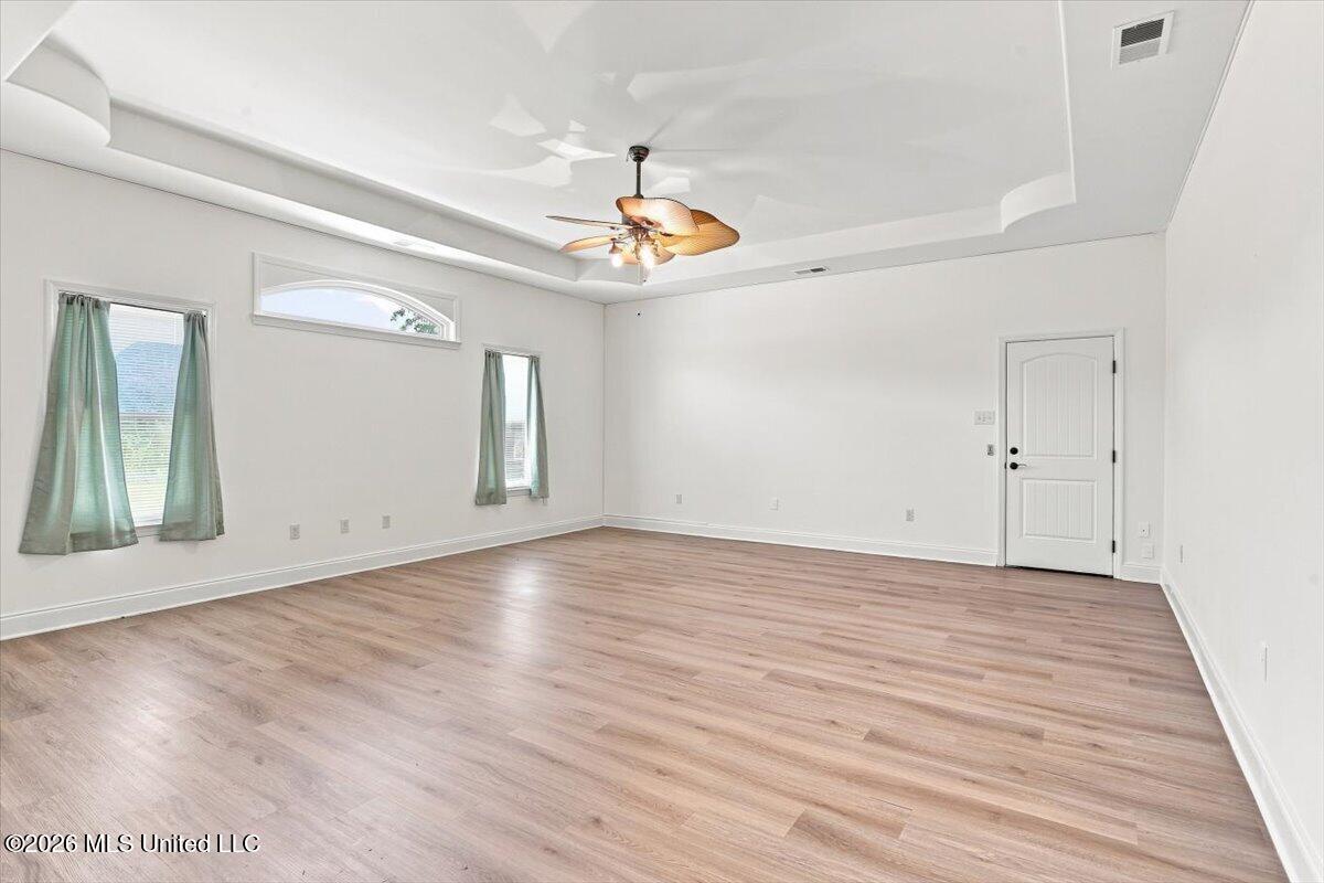 196 S Moore Crossing Property Photo 8