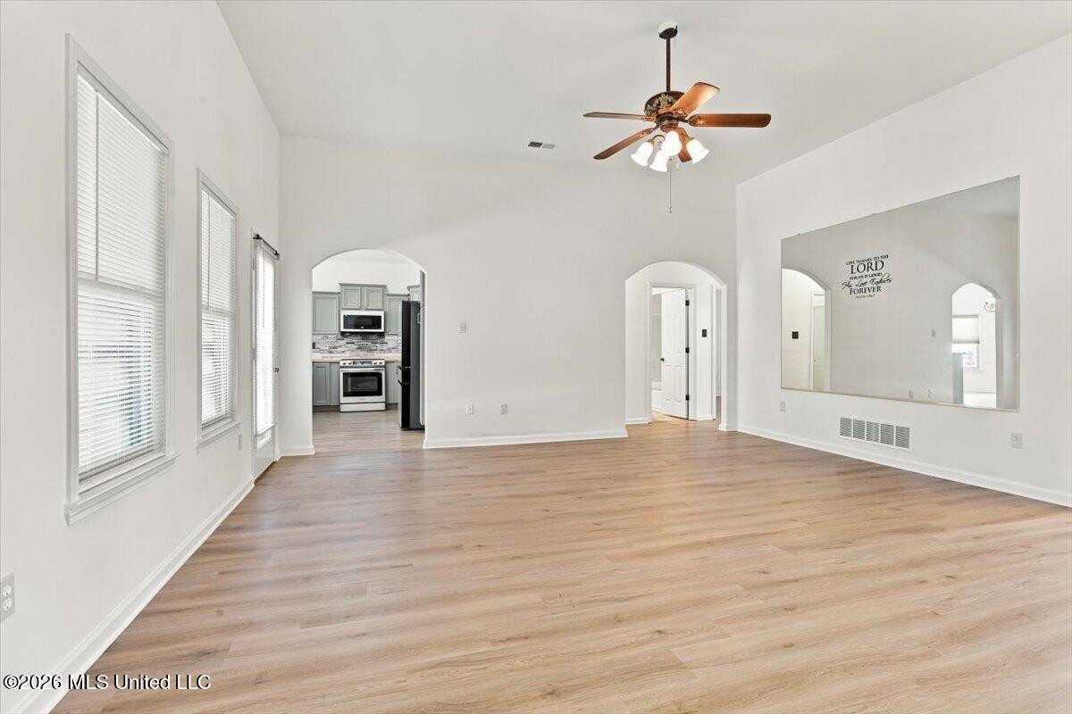 196 S Moore Crossing Property Photo 10