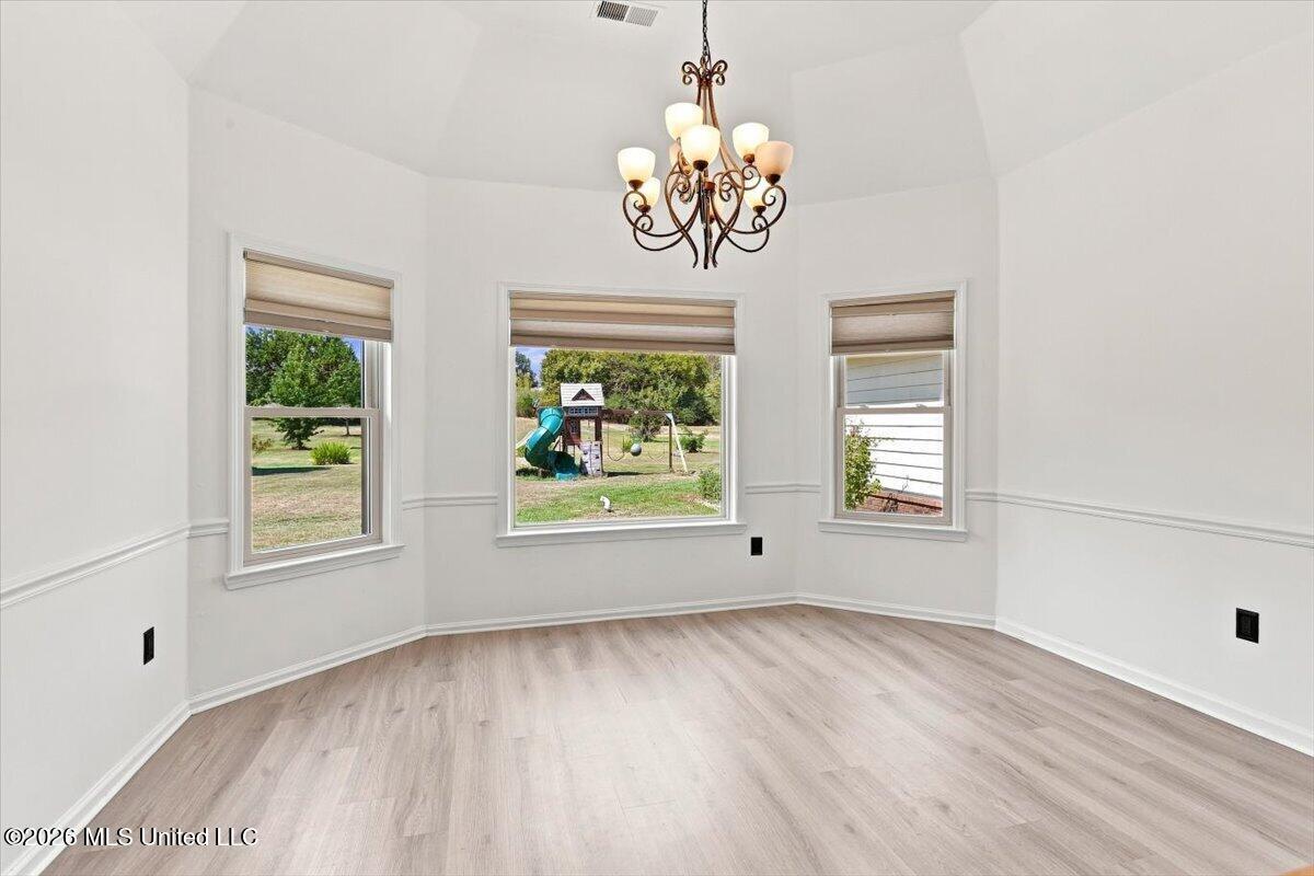 196 S Moore Crossing Property Photo 17