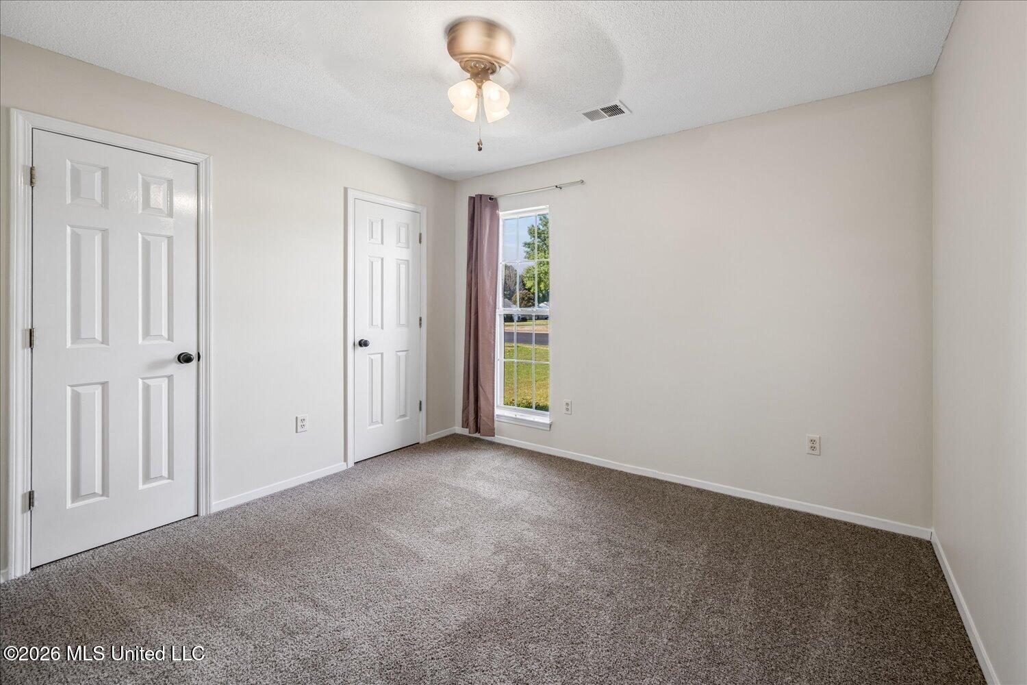10475 Oak Leaf Drive Property Photo 16