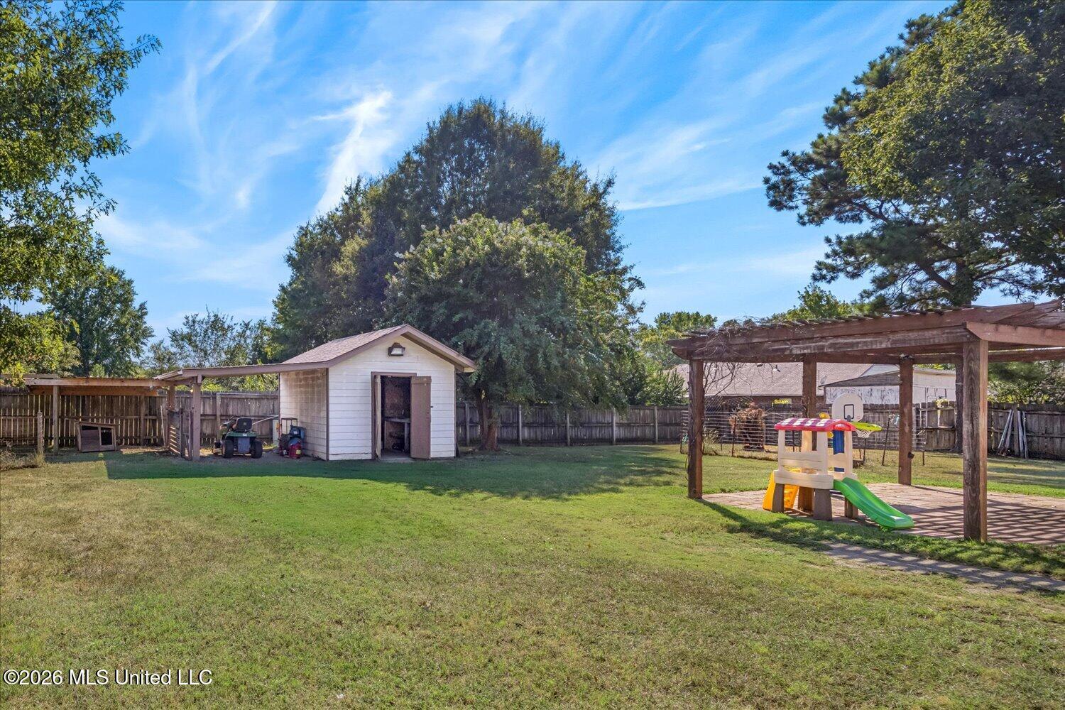 10475 Oak Leaf Drive Property Photo 20