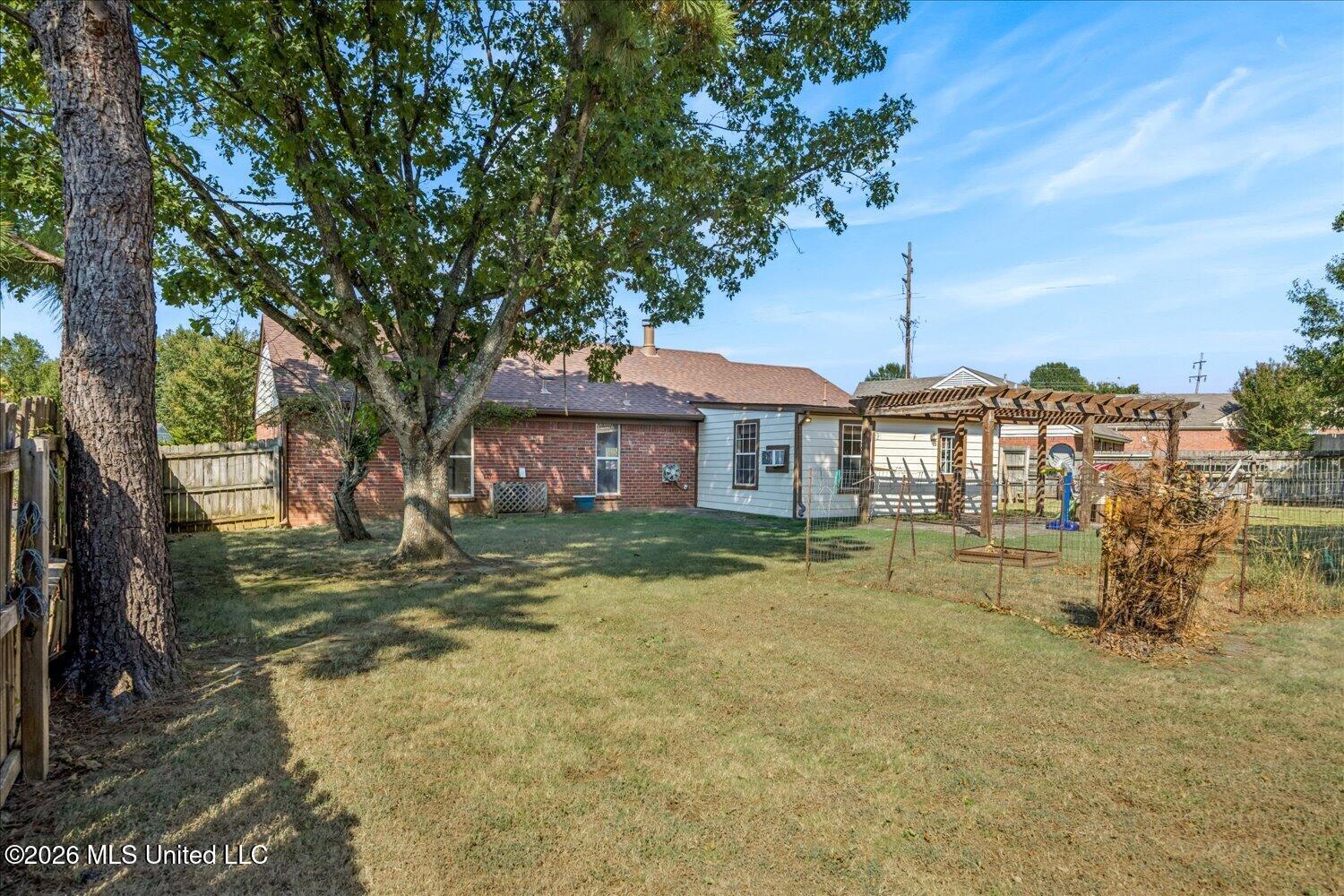 10475 Oak Leaf Drive Property Photo 22