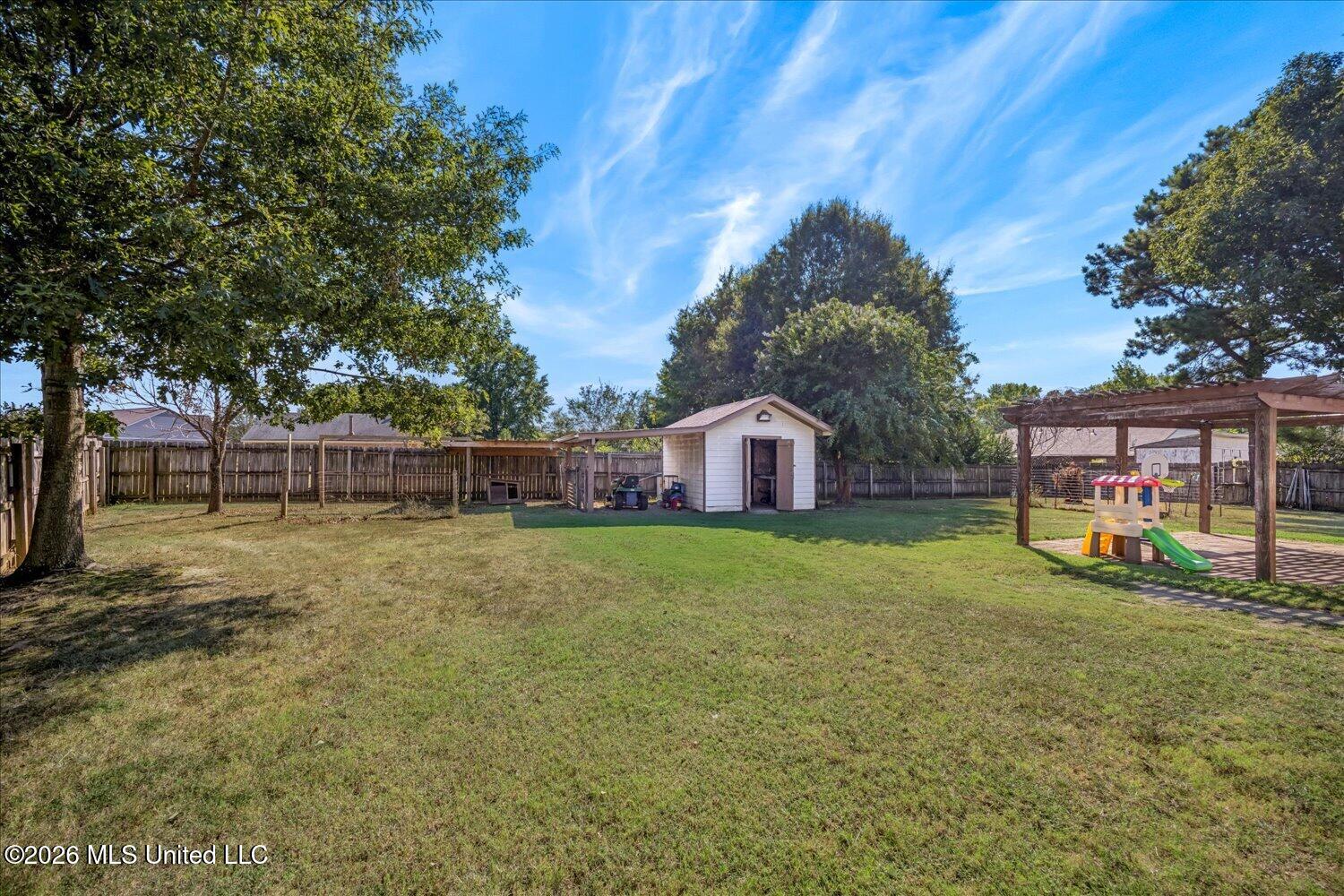 10475 Oak Leaf Drive Property Photo 26