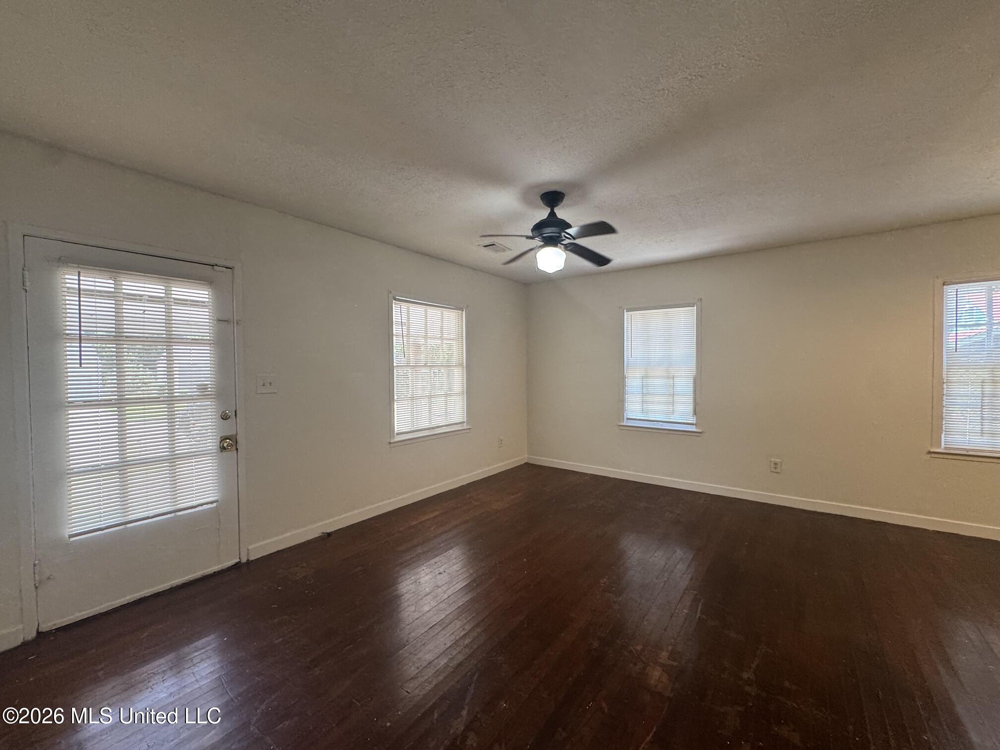232 Mitchell Avenue Property Photo 4