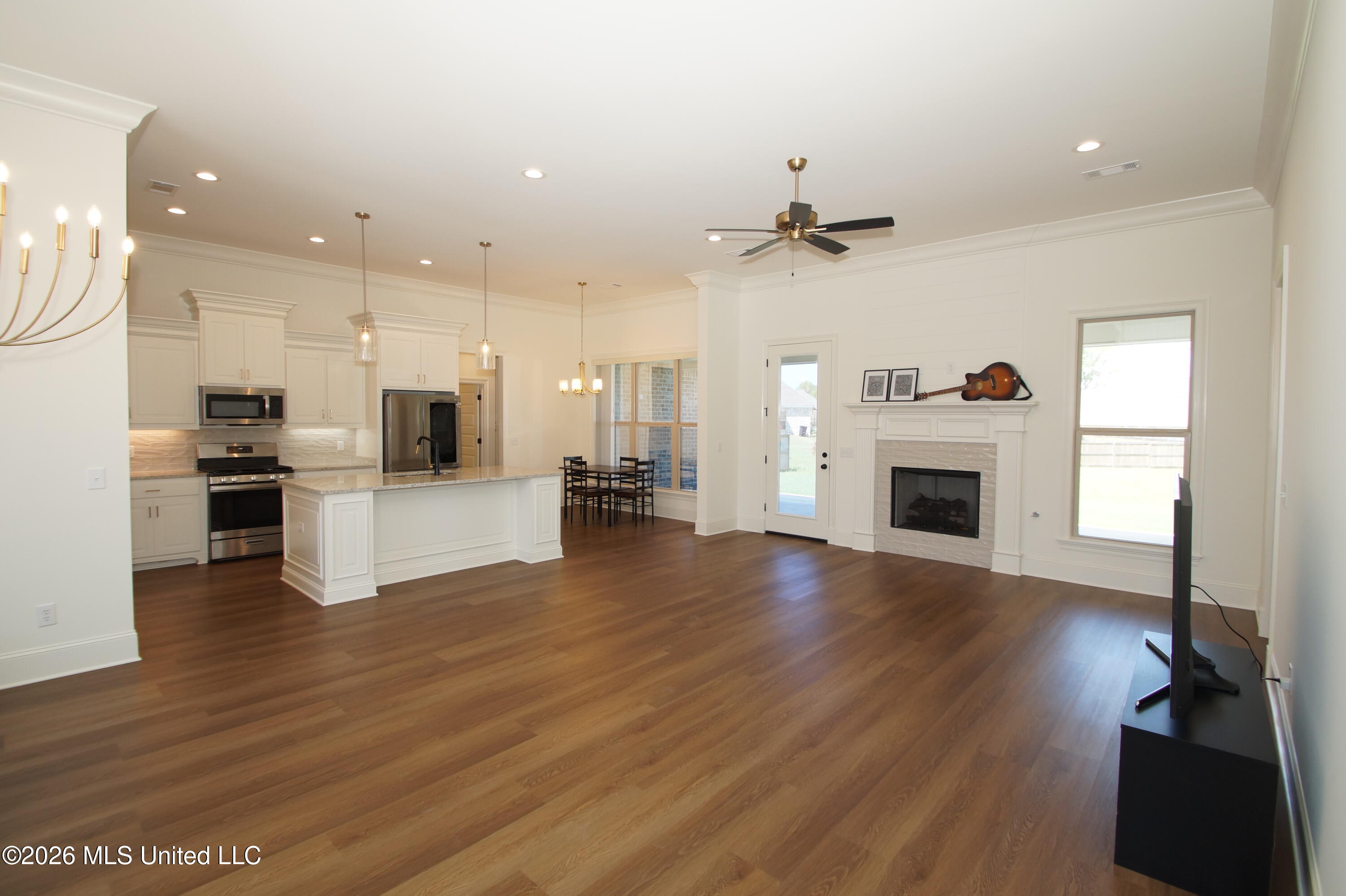 117 Hunters Way Property Photo 3